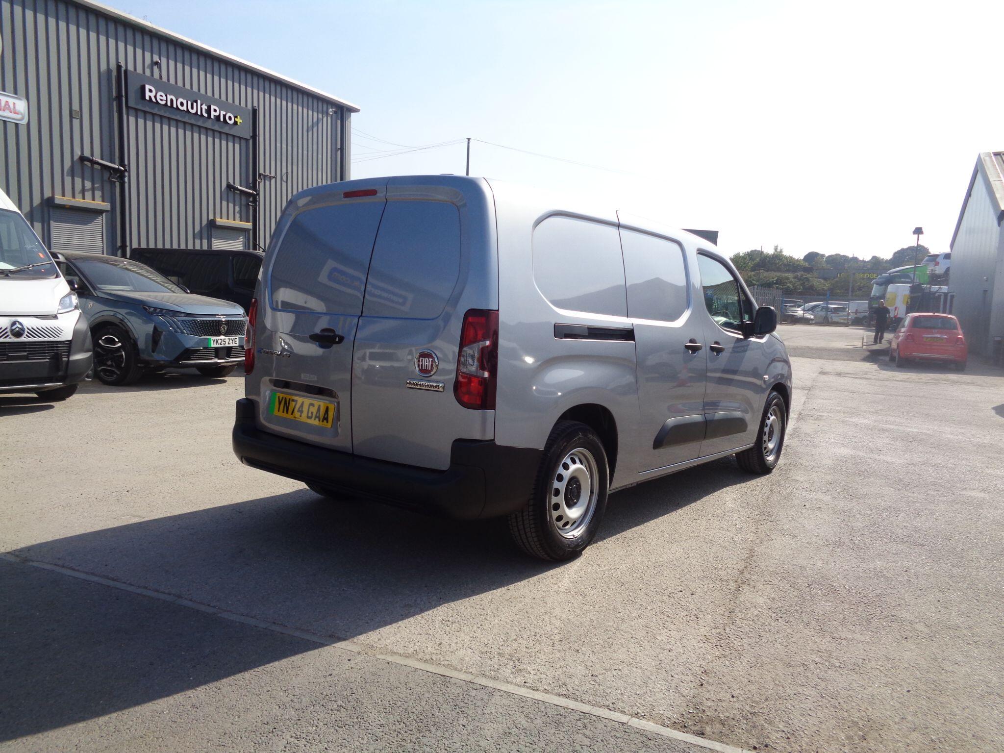 Fiat E-Doblo Panel Van 50kWh Maxi Auto LWB 6dr (7.4kW OBC) YN74GAA Image 3