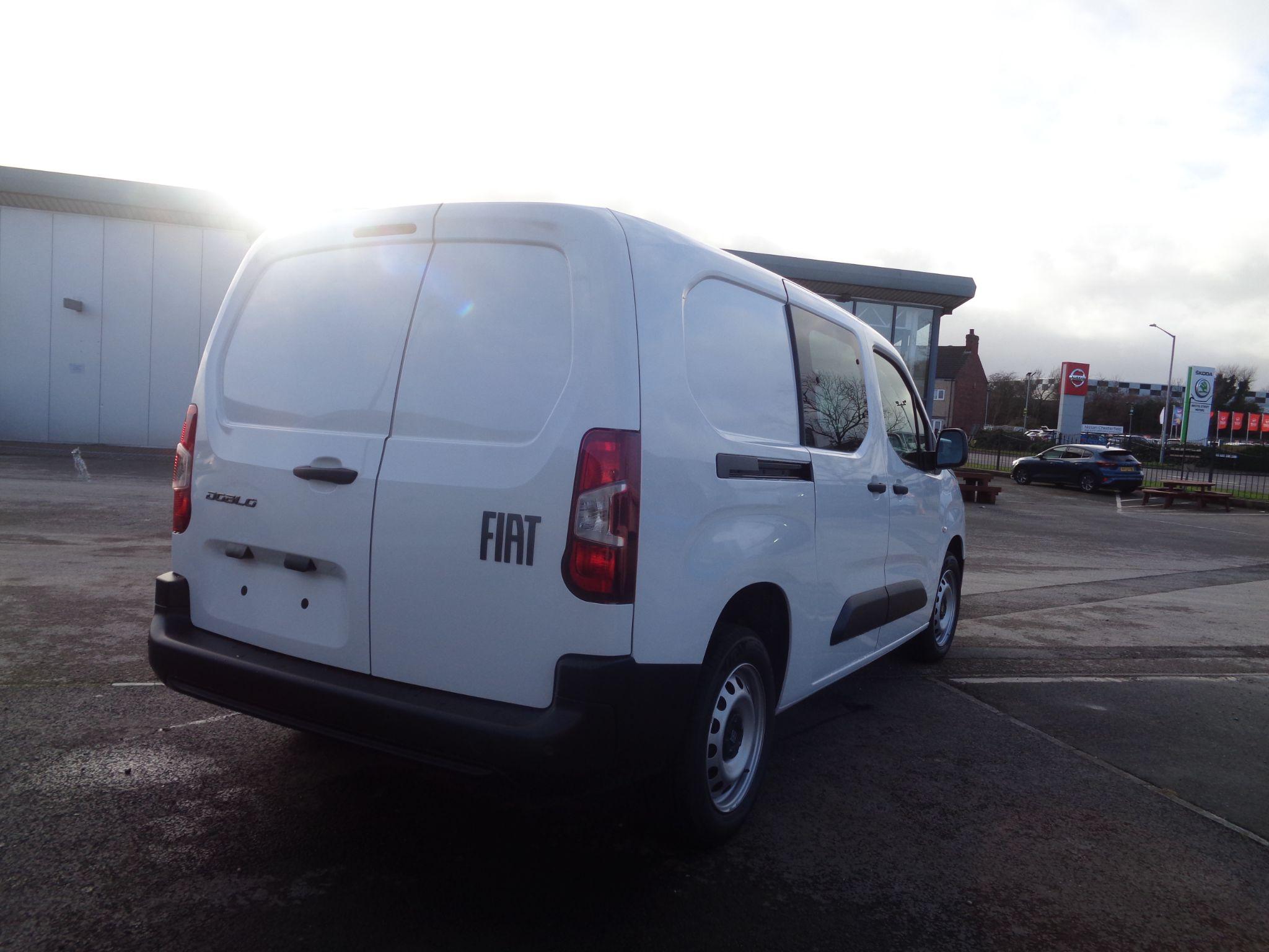 Fiat Doblo 1.5 BlueHDi 1000Kg Maxi Crew Van LWB Euro 6 (s/s) 6dr null Image 3