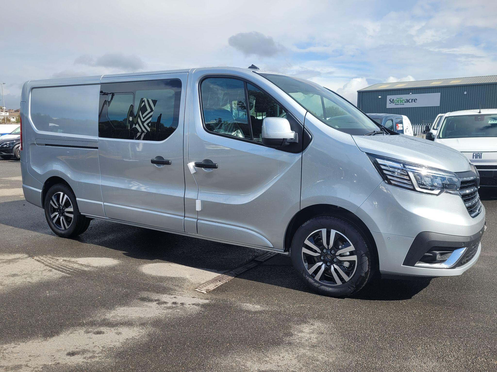 Renault Trafic Image 2