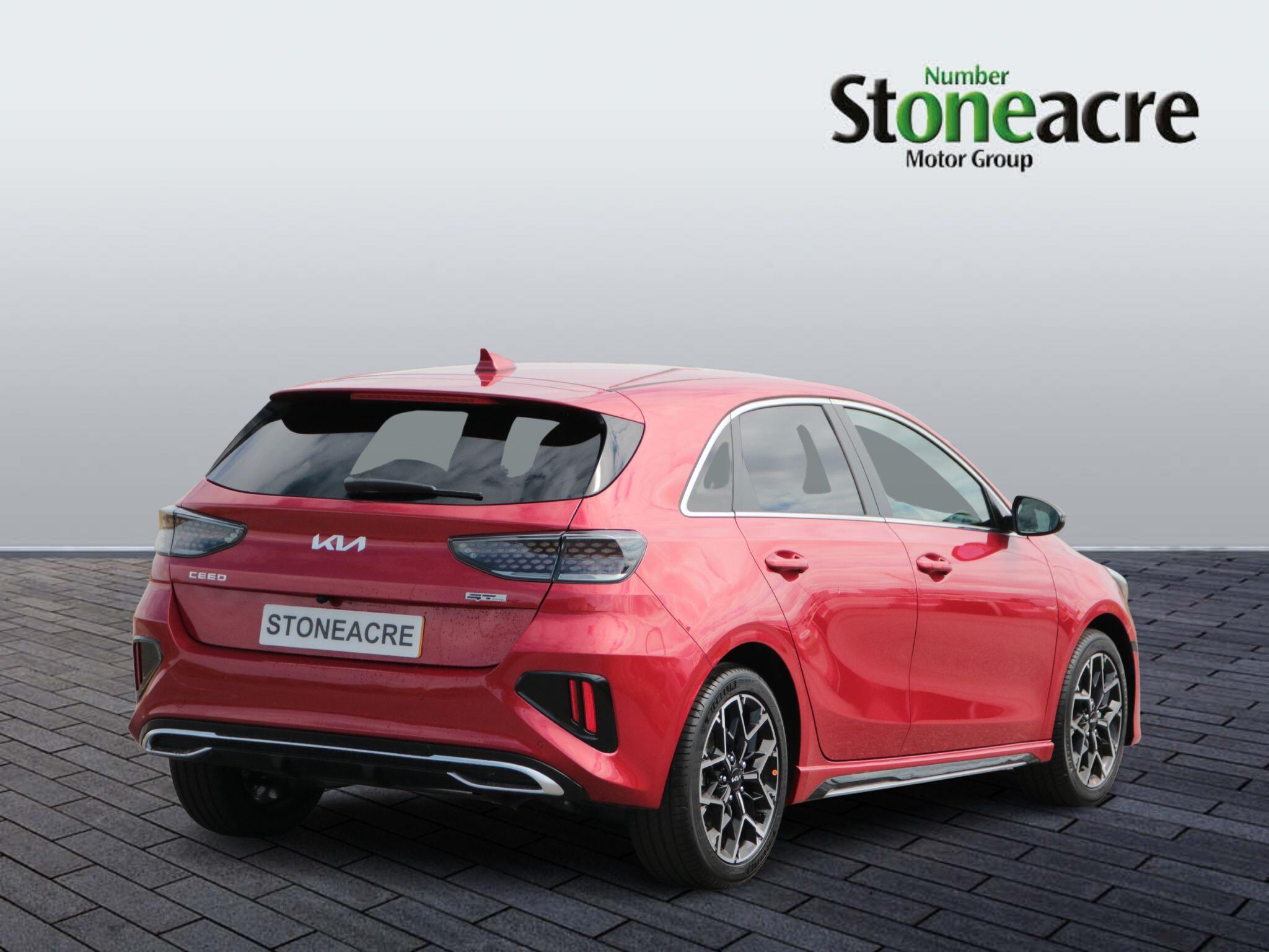 Kia Ceed 1.5 T-GDi GT-Line Euro 6 (s/s) 5dr DF25NXS Image 3