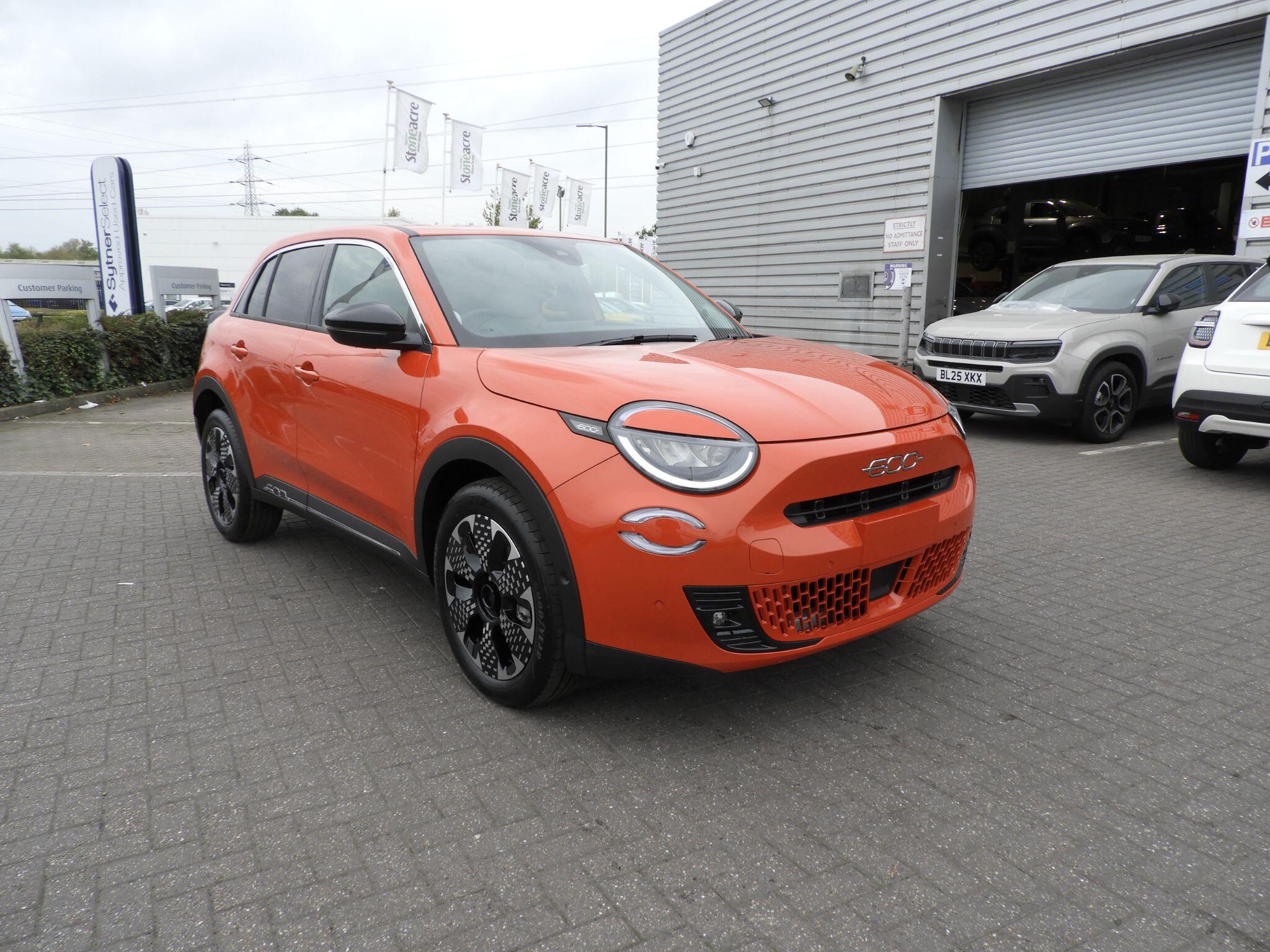 Fiat 600 1.2 MHEV La Prima e-DCT Euro 6 (s/s) 5dr BG75EYK Image 1
