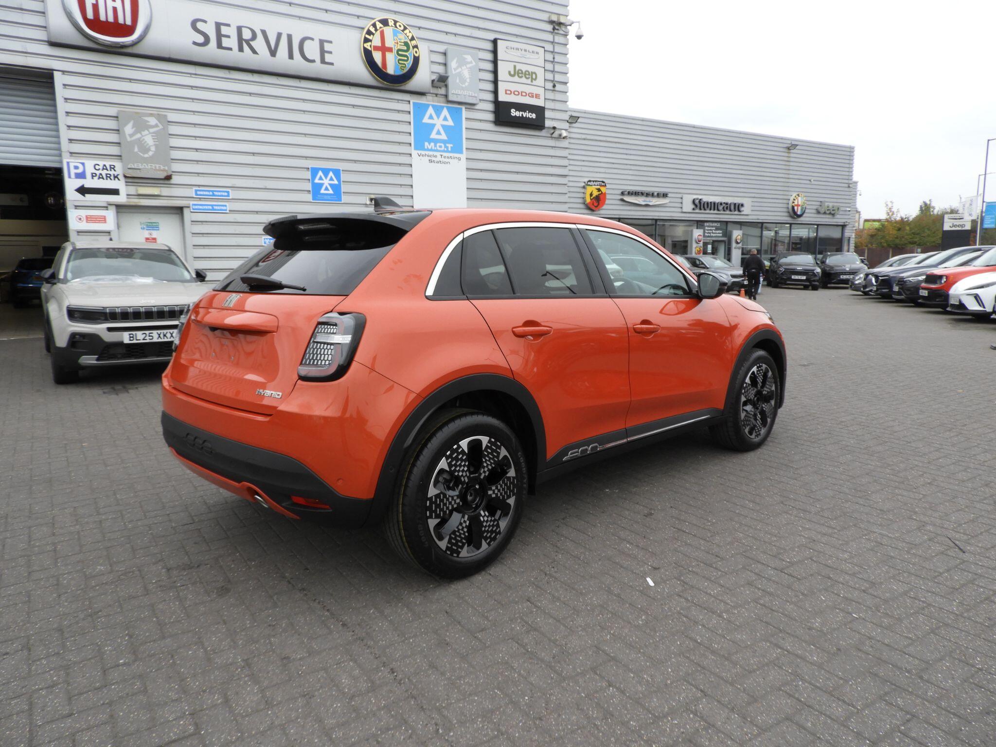 Fiat 600 1.2 MHEV La Prima e-DCT Euro 6 (s/s) 5dr BG75EYK Image 3