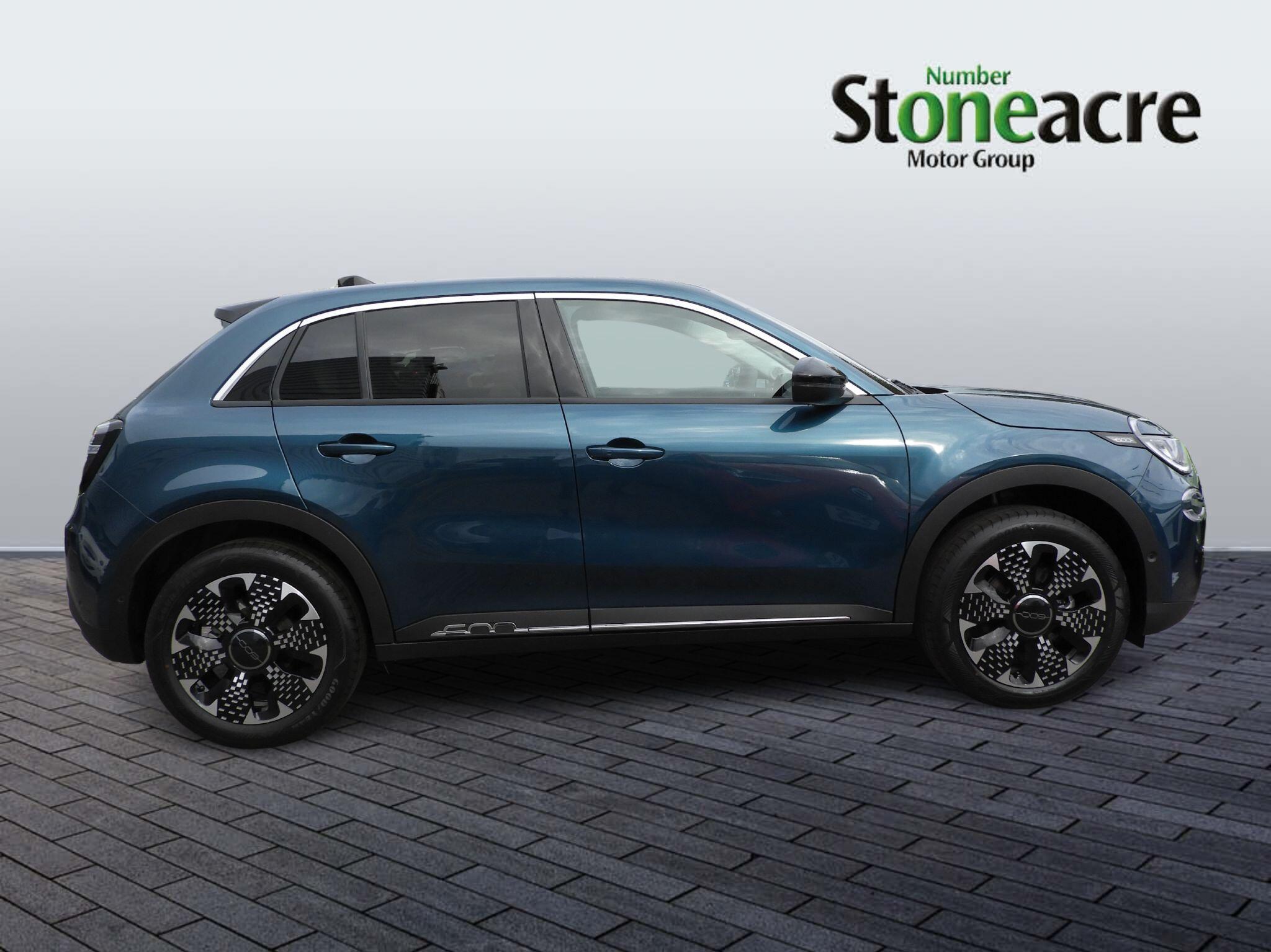 Fiat 600 1.2 MHEV La Prima e-DCT Euro 6 (s/s) 5dr BG75EUE Image 2