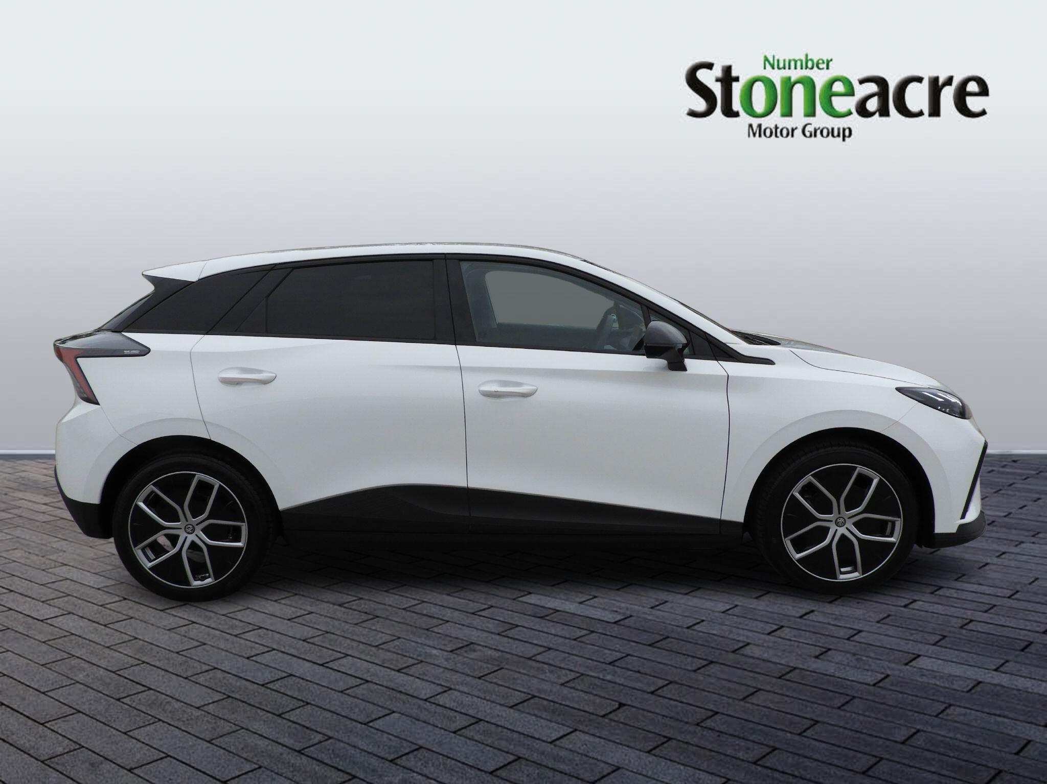 MG 4 EV 150kW Trophy EV Long Range 64kWh 5dr Auto FL75BXA Image 2