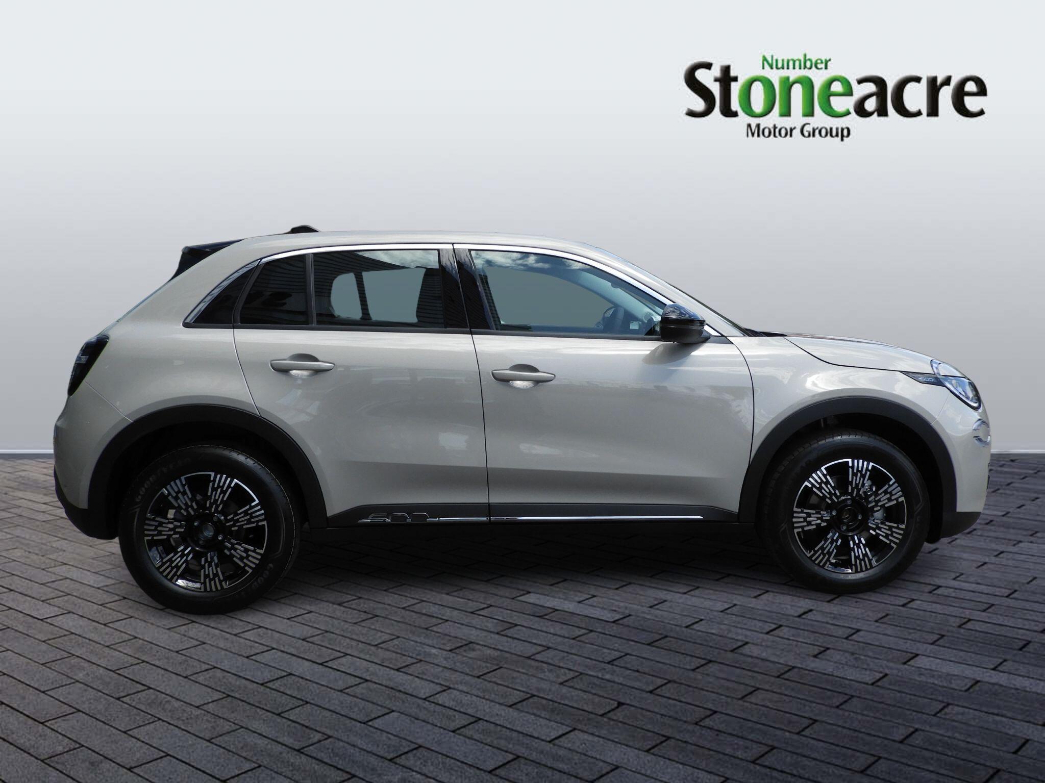 Fiat 600 1.2 MHEV e-DCT Euro 6 (s/s) 5dr BX75WPL Image 2