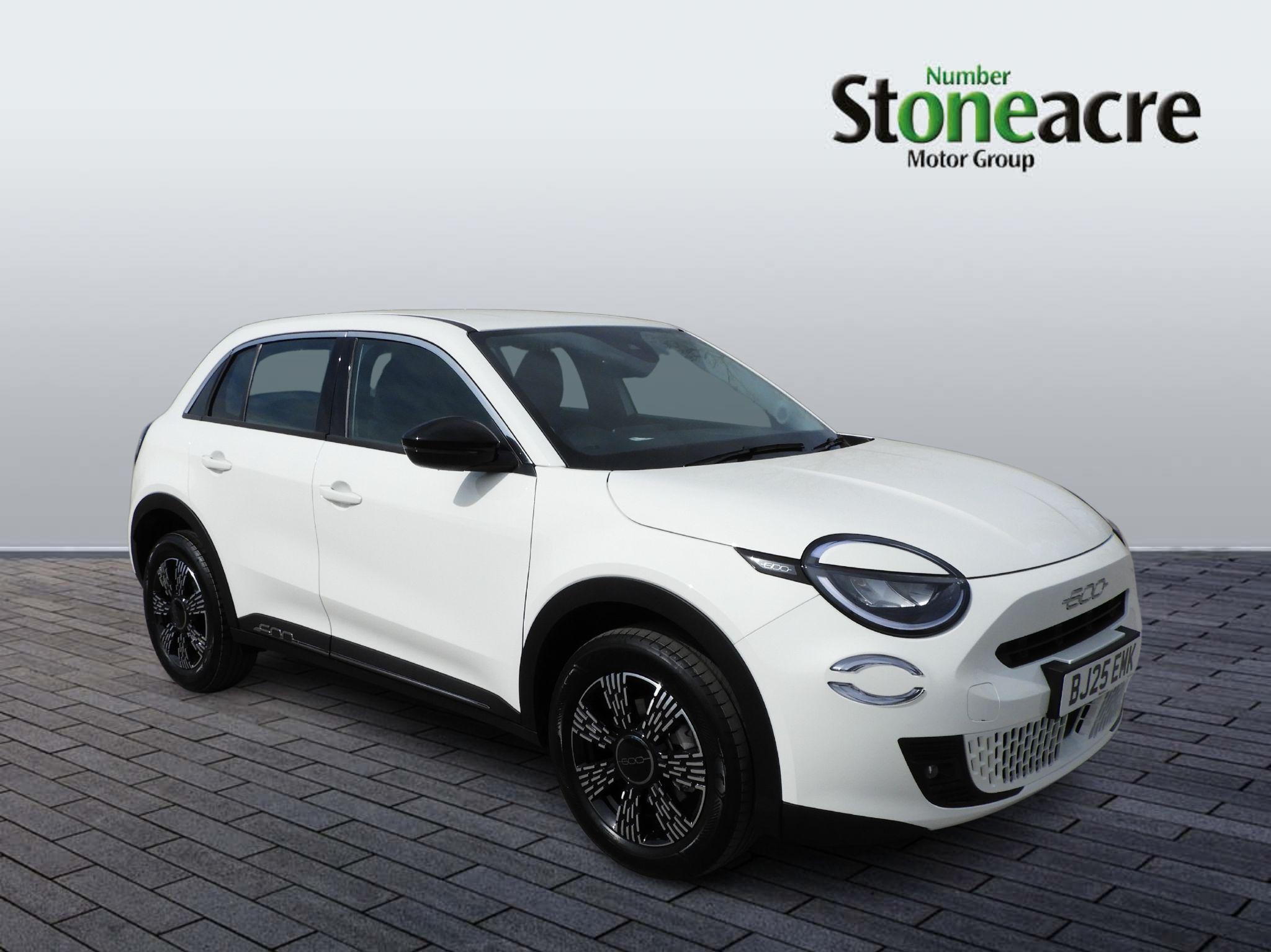 Fiat 600 1.2 MHEV e-DCT Euro 6 (s/s) 5dr BD25LEU Image 1