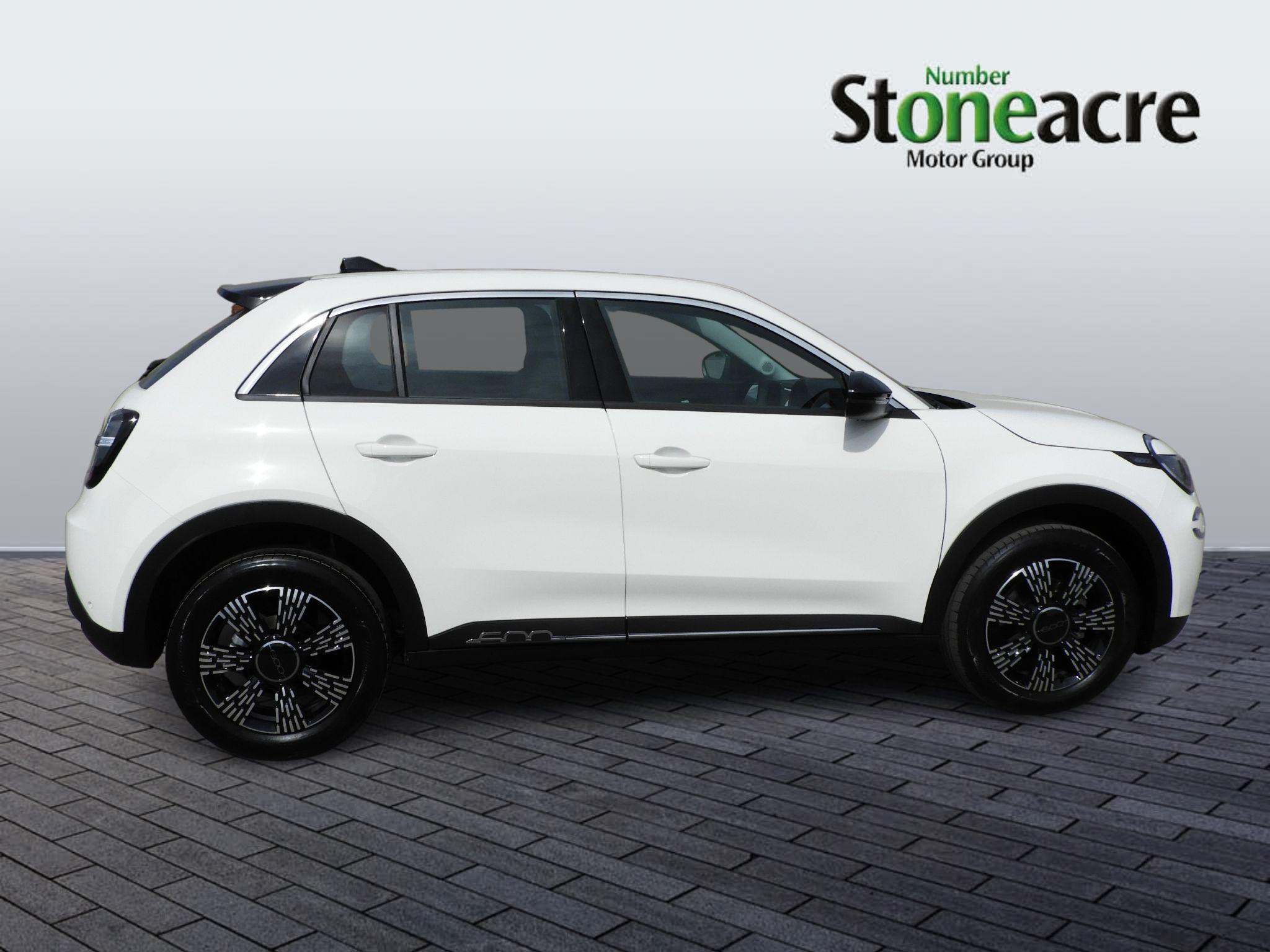 Fiat 600 1.2 MHEV e-DCT Euro 6 (s/s) 5dr BD25LEU Image 2