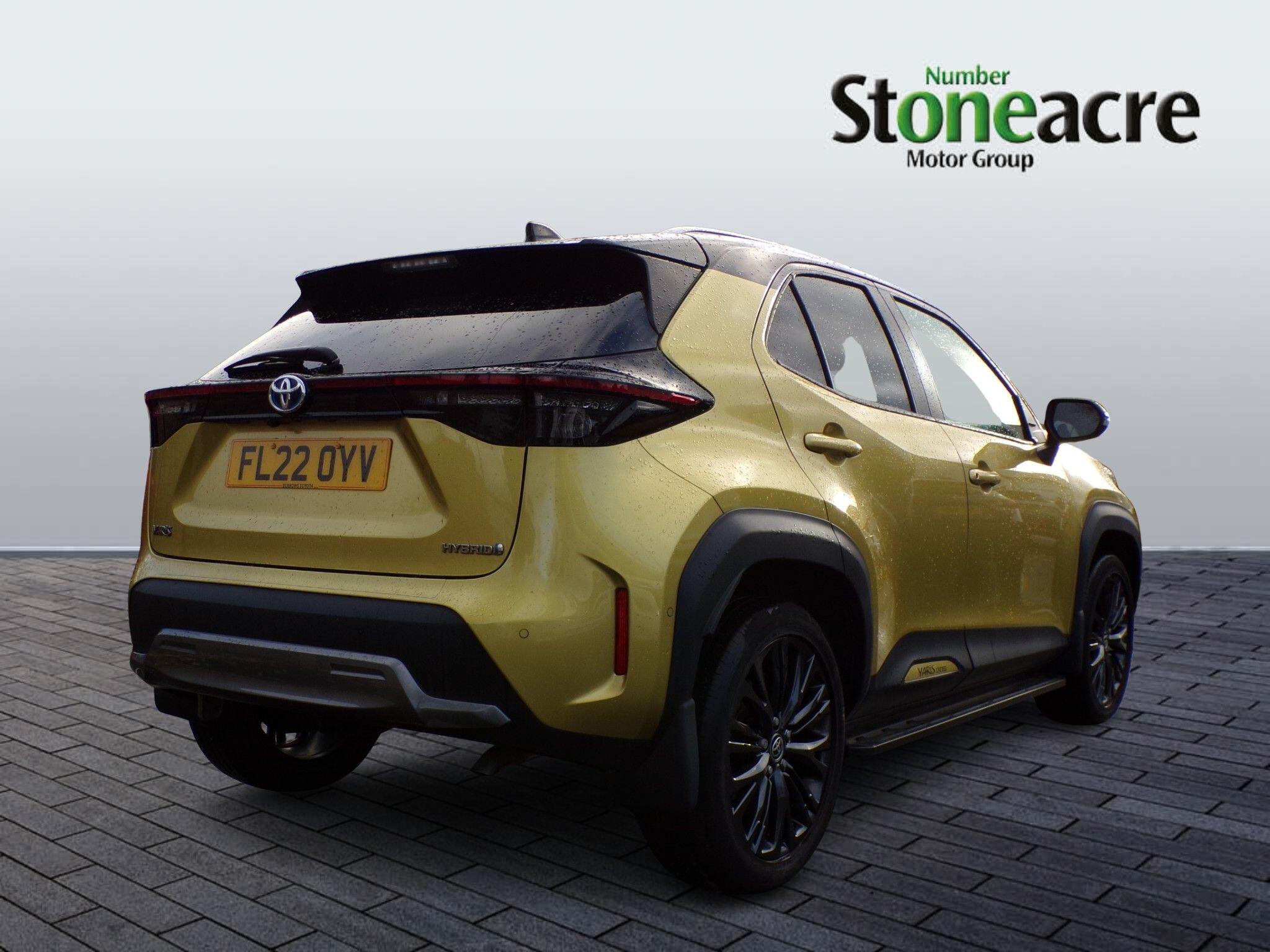 Toyota Yaris Cross 1.5 VVT-h Dynamic SUV 5dr Petrol Hybrid E-CVT Euro 6 (s/s) (116 ps) FL22OYV Image 3