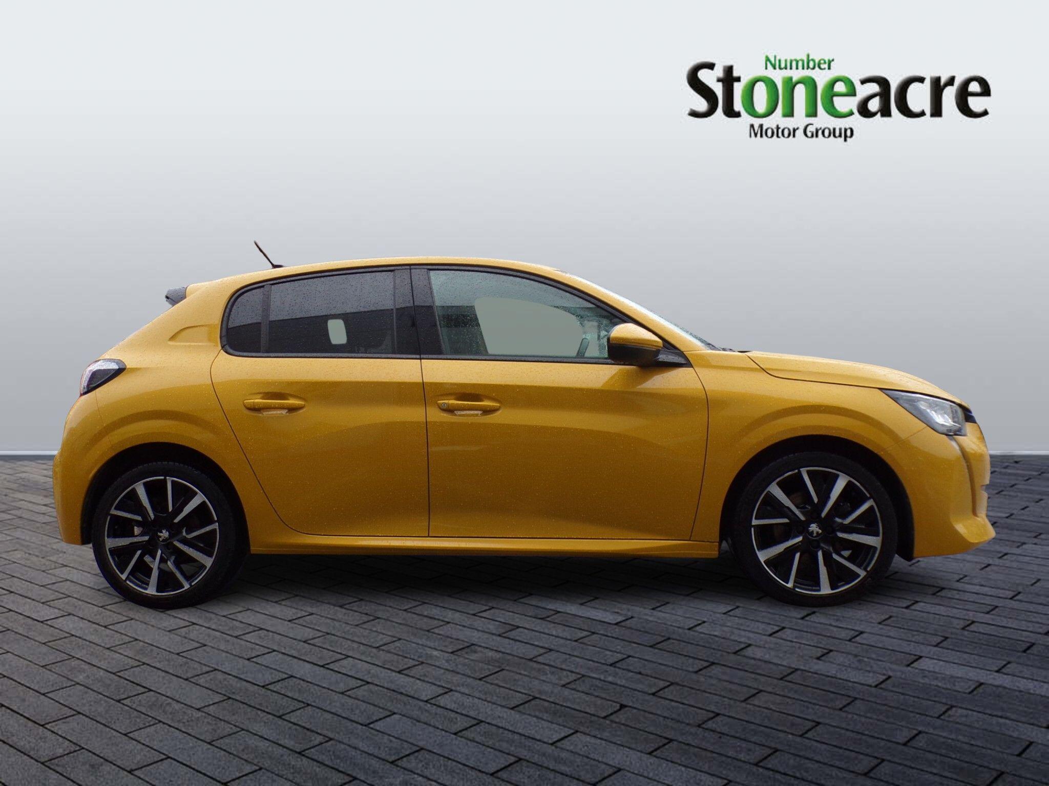 Peugeot 208 1.2 PureTech 100 Allure 5dr YH20LBK Image 2