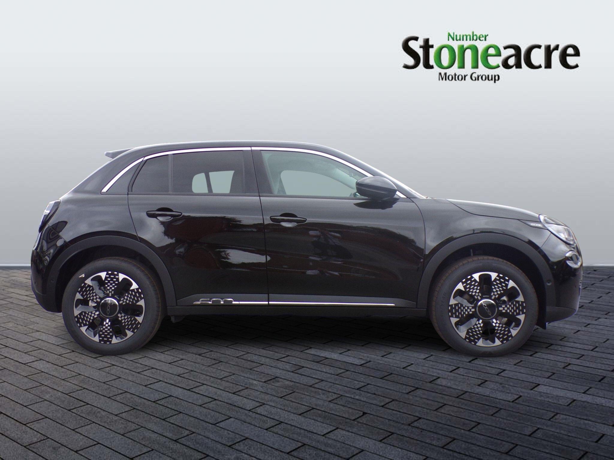 Fiat 600 1.2 MHEV La Prima e-DCT Euro 6 (s/s) 5dr YP75OKM Image 2