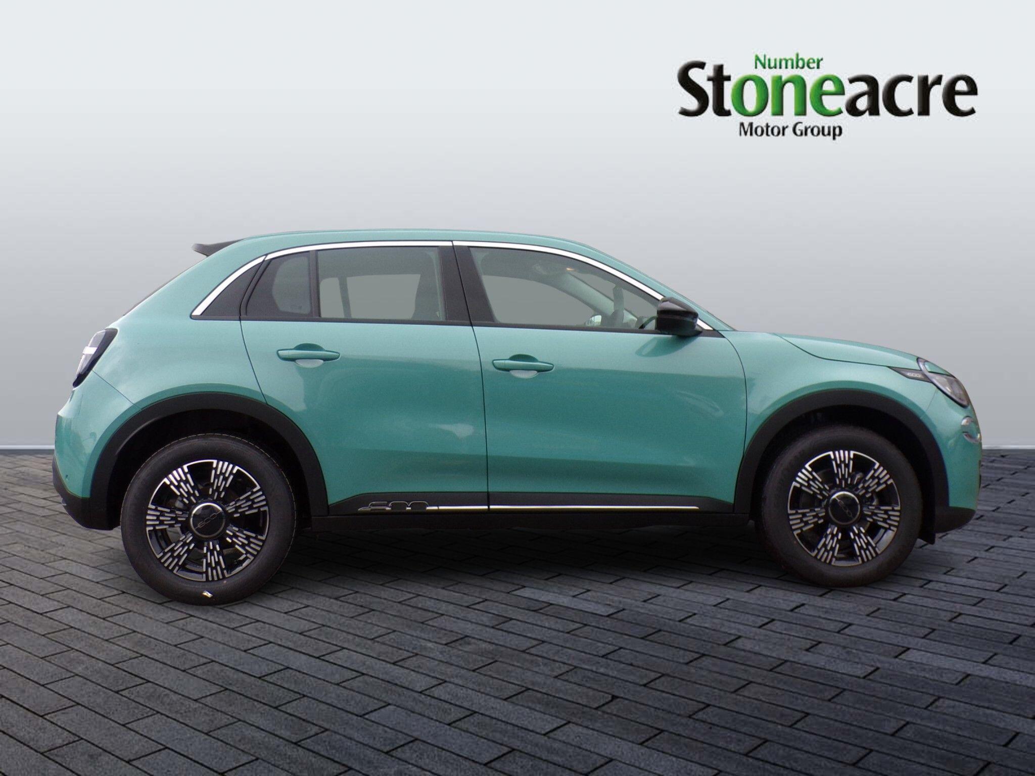 Fiat 600 1.2 MHEV e-DCT Euro 6 (s/s) 5dr YP75GWW Image 2