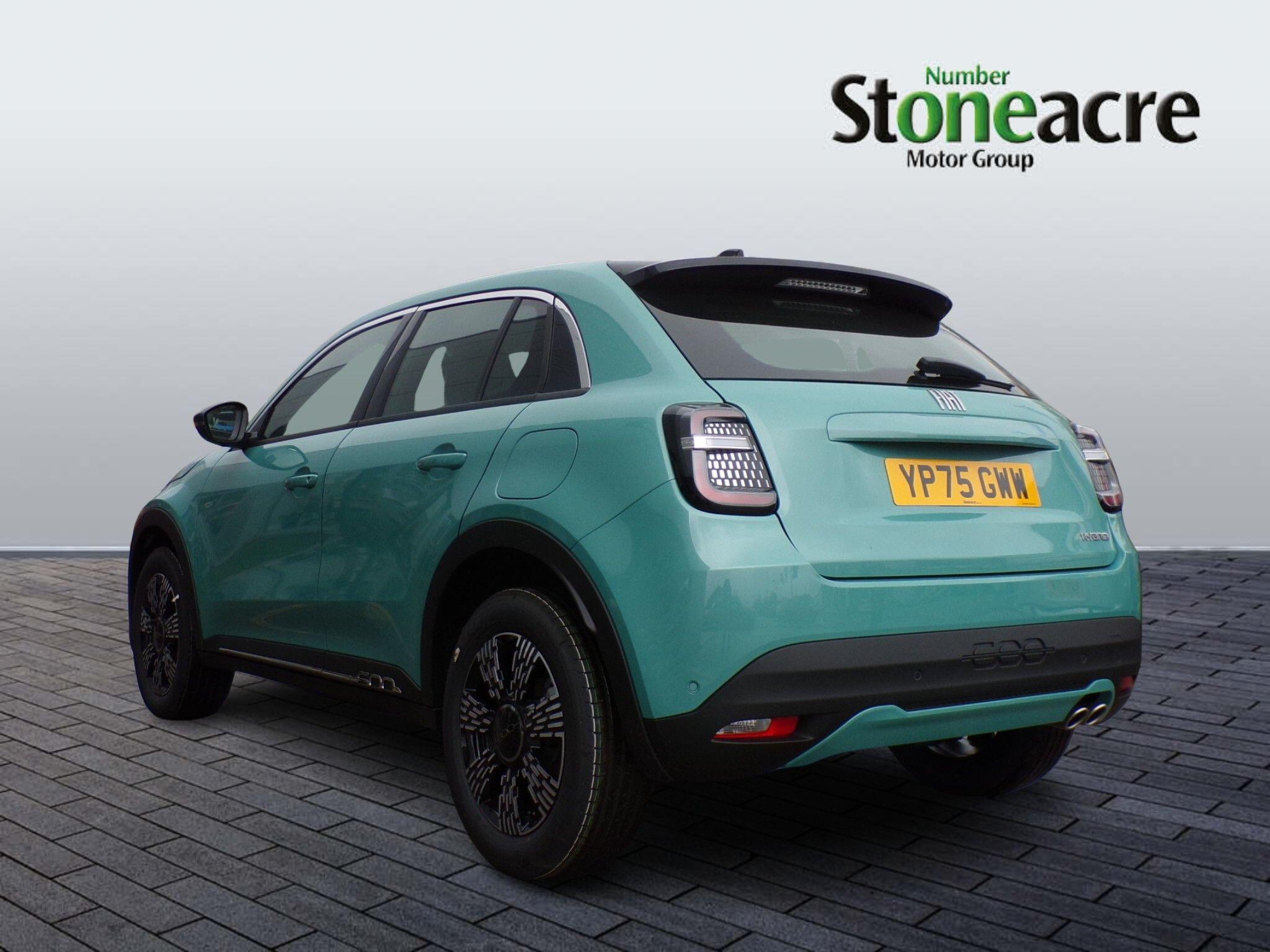 Fiat 600 1.2 MHEV e-DCT Euro 6 (s/s) 5dr YP75GWW Image 3