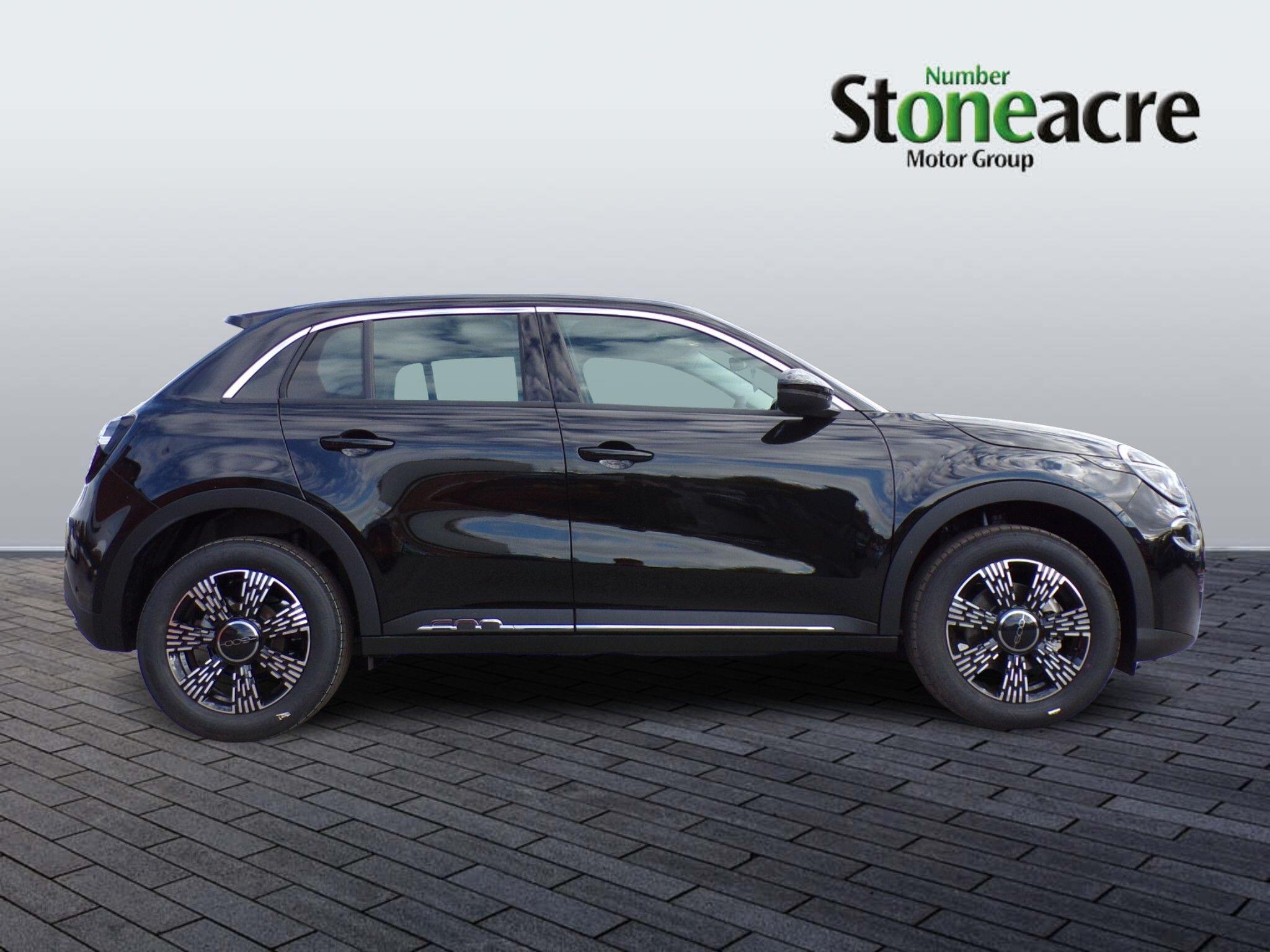 Fiat 600 1.2 MHEV e-DCT Euro 6 (s/s) 5dr YP75GWU Image 2