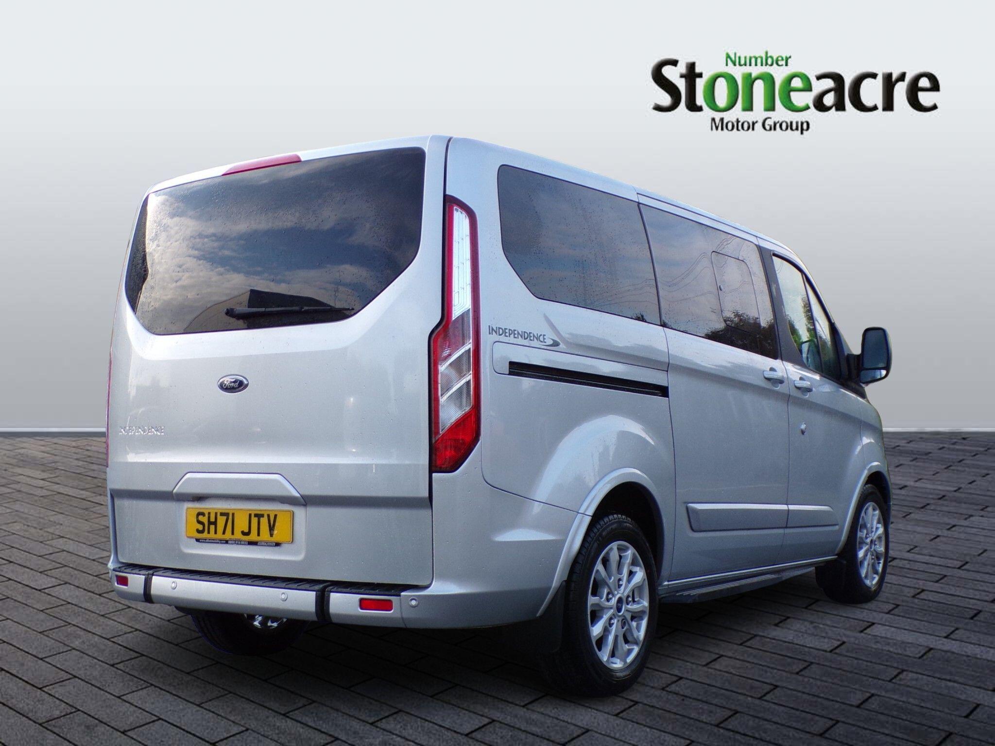 Ford Tourneo Custom Image 3
