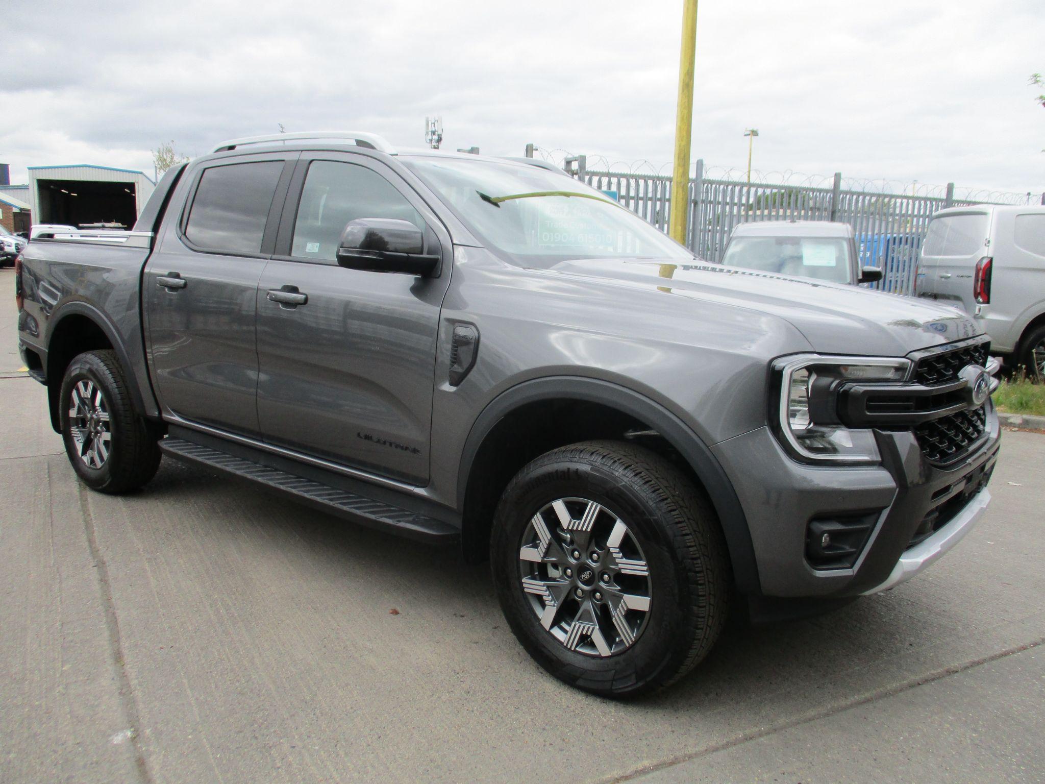 Ford Ranger 2.3 EcoBoost 11.8kWh Wildtrak Auto 4WD Euro 6 4dr YA25UUM Image 1