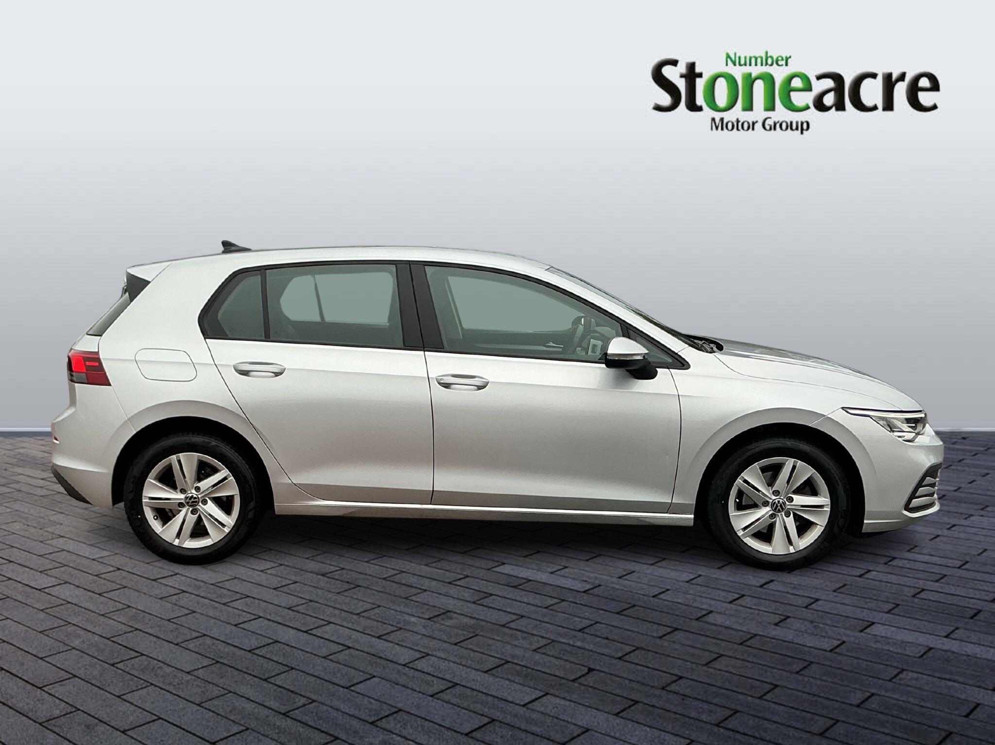 Volkswagen Golf 1.0 TSI Life Euro 6 (s/s) 5dr SL24XFV Image 2