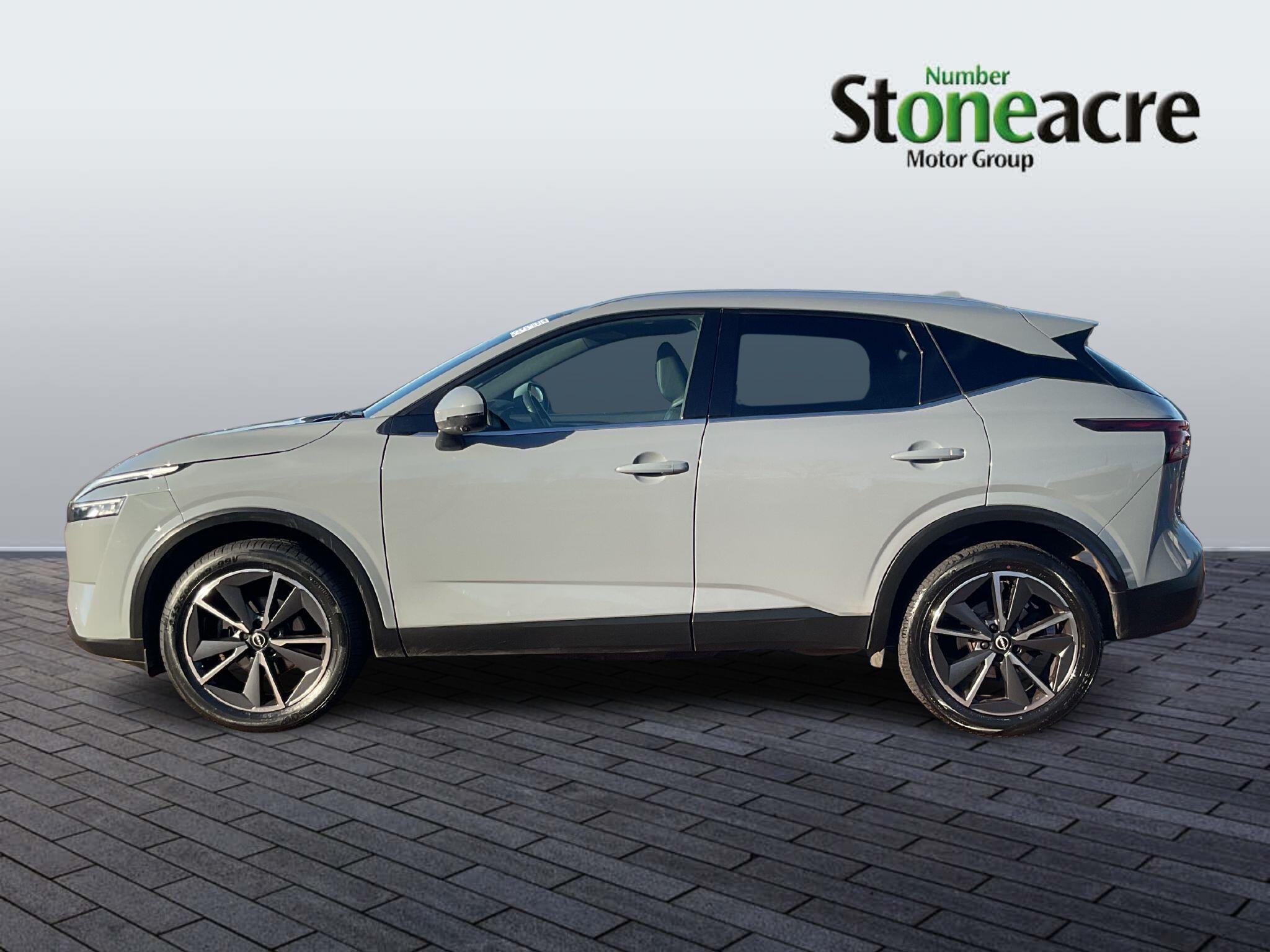 Nissan Qashqai 1.3 DiG-T MH Tekna 5dr DT73EDJ Image 2