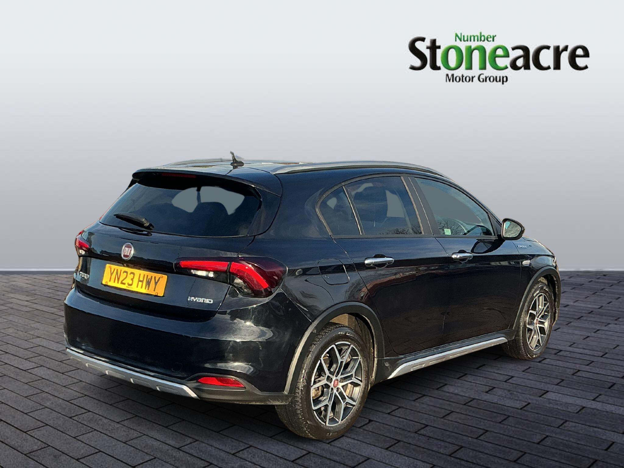 Fiat Tipo 1.5 Hybrid 48V Cross 5dr DDCT YN23HWY Image 2