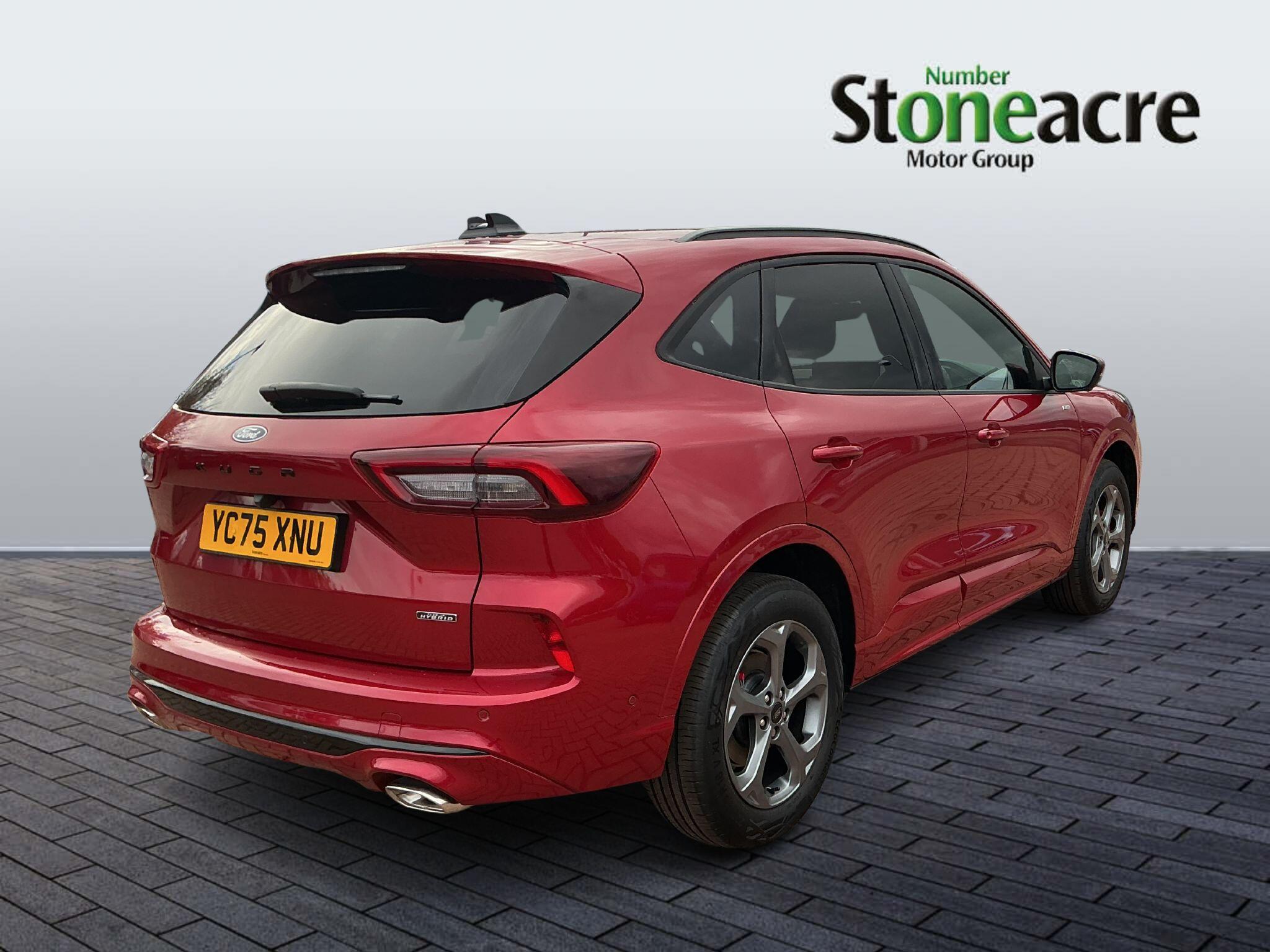 Ford Kuga 2.5 EcoBoost Duratec 14.4kWh ST-Line CVT Euro 6 (s/s) 5dr YC75XNU Image 3