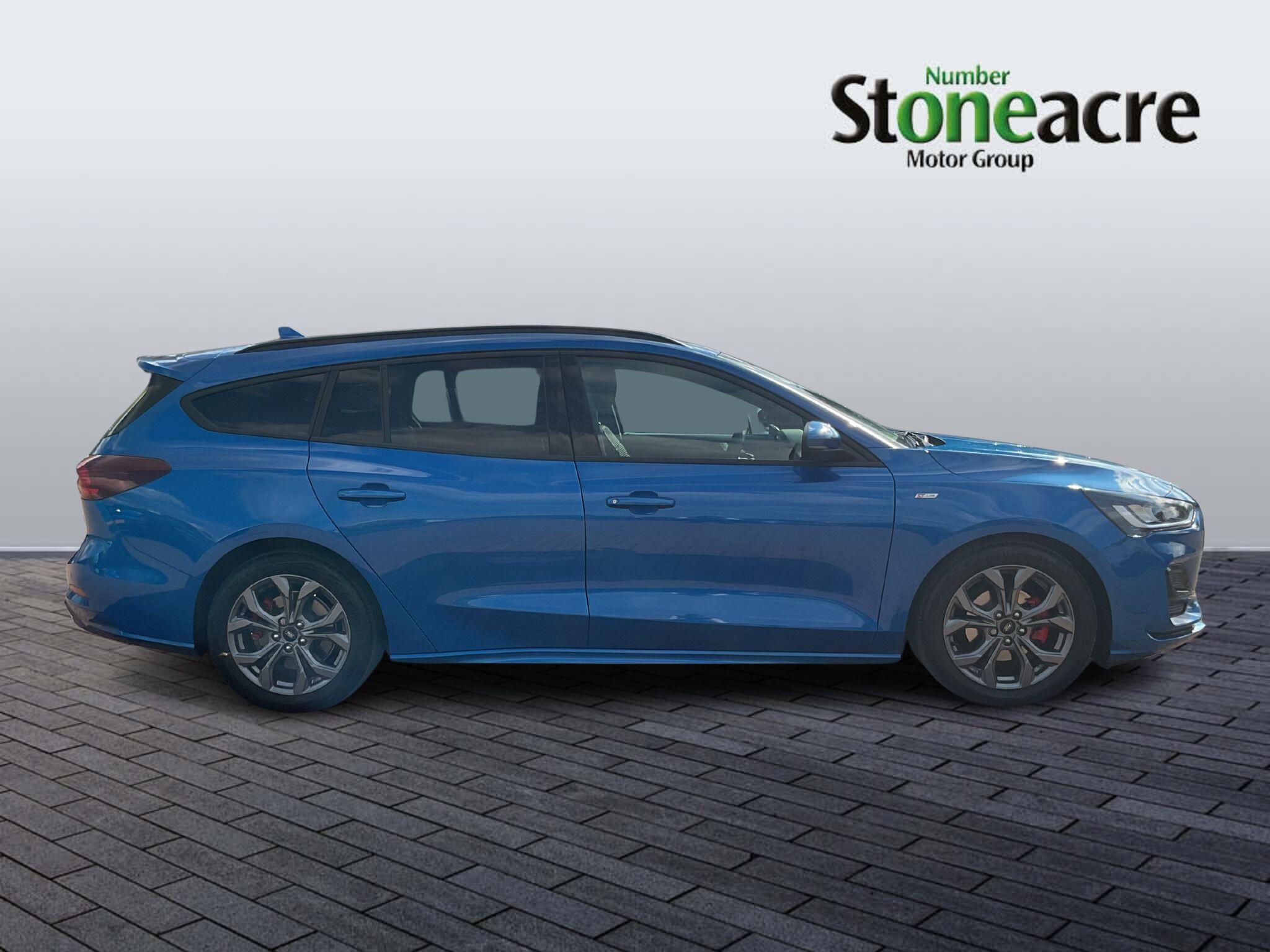 Ford Focus Estate 1.0T EcoBoost MHEV ST-Line DCT Euro 6 (s/s) 5dr YJ25BSH Image 2