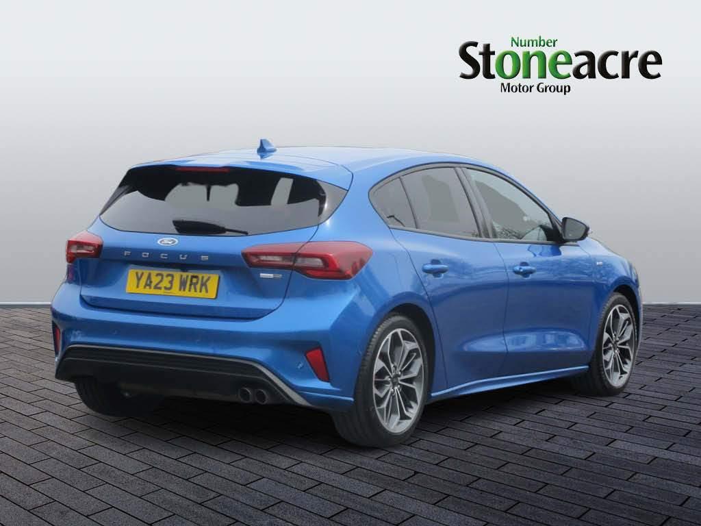 Ford Focus 1.0T EcoBoost MHEV ST-Line X DCT Euro 6 (s/s) 5dr YA23WRK Image 3