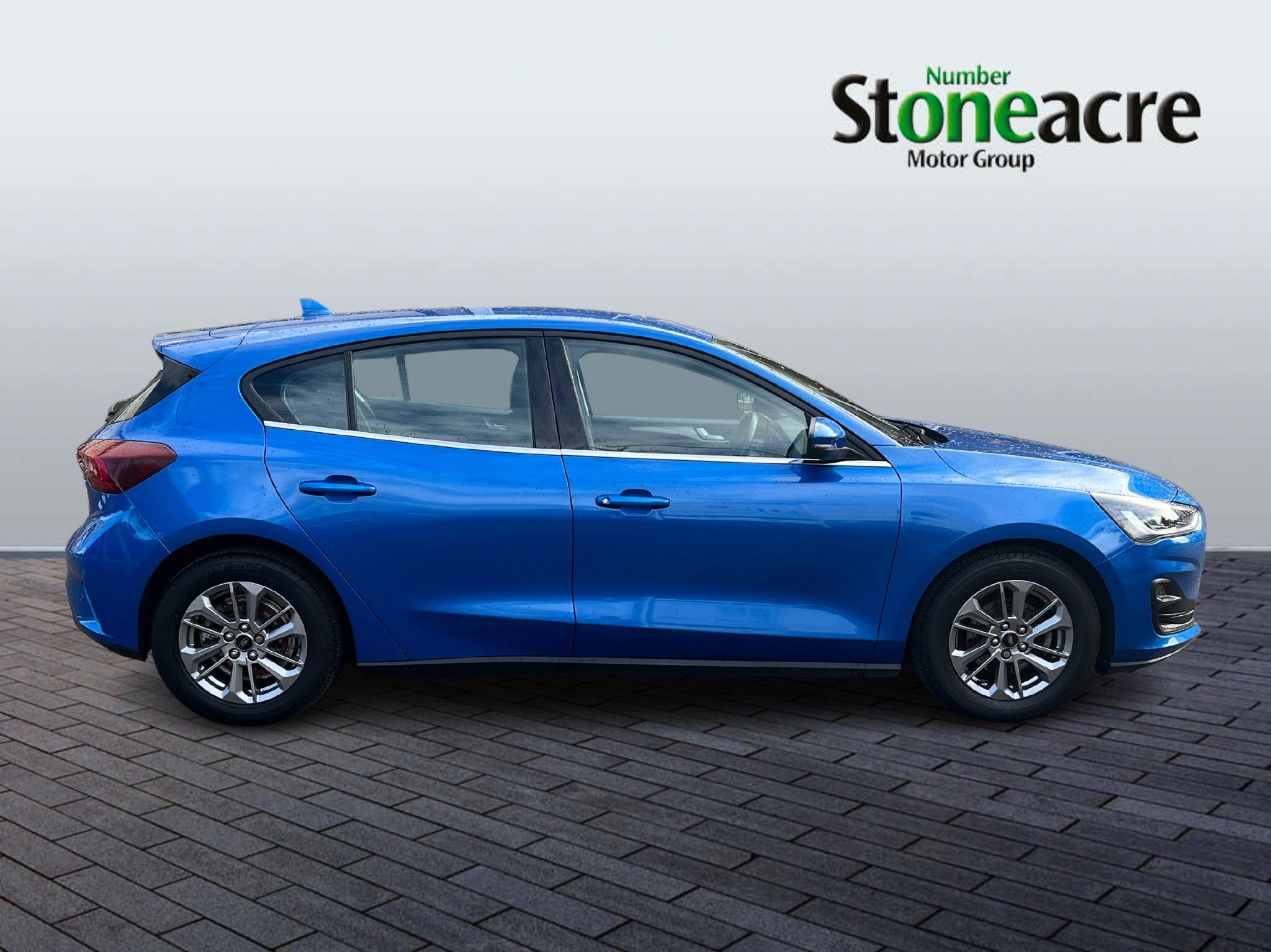 Ford Focus 1.0T EcoBoost MHEV Titanium Euro 6 (s/s) 5dr FH23ENF Image 2