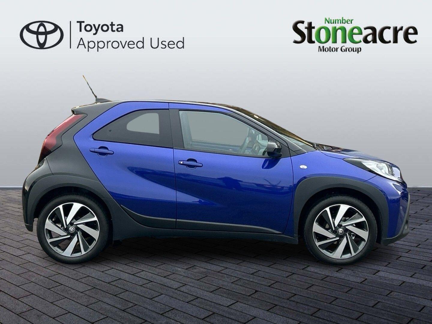 Toyota Aygo X 1.0 VVT-i Edge x-shift Euro 6 (s/s) 5dr NG25UUT Image 2