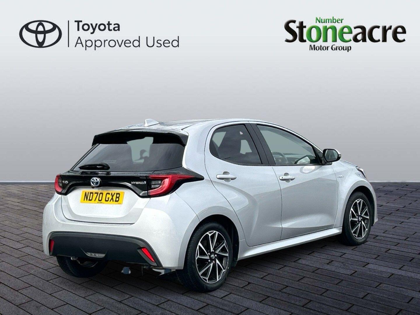 Toyota Yaris 1.5 Hybrid Design 5dr CVT ND70GXB Image 3