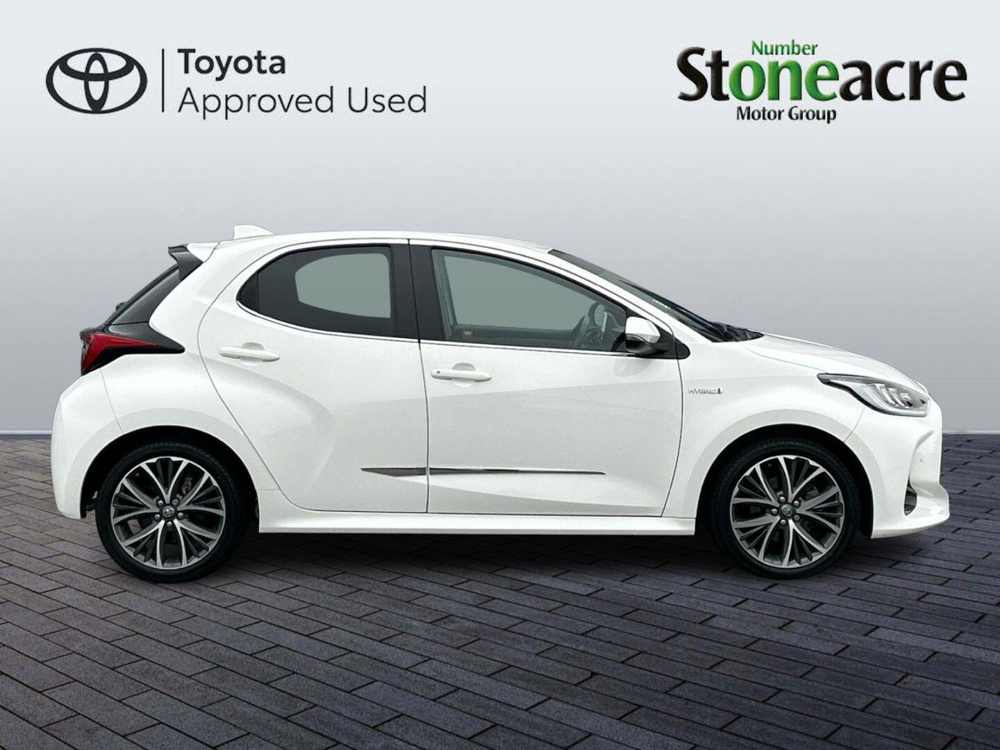 Toyota Yaris 1.5 Hybrid Excel 5dr CVT NA70YKY Image 2