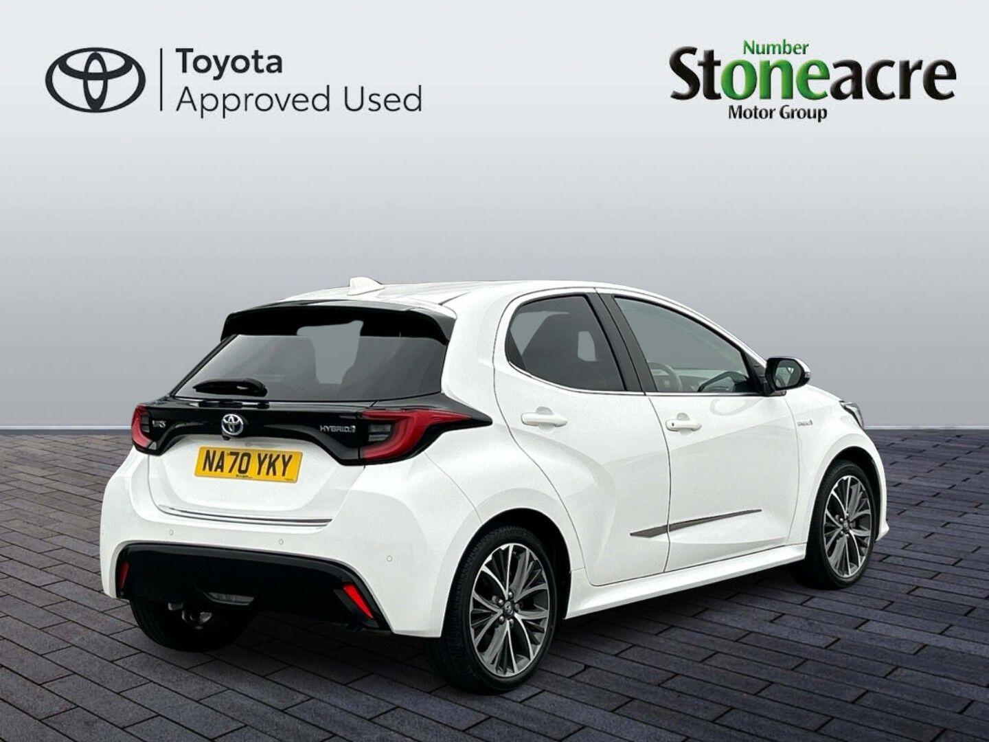 Toyota Yaris 1.5 Hybrid Excel 5dr CVT NA70YKY Image 3