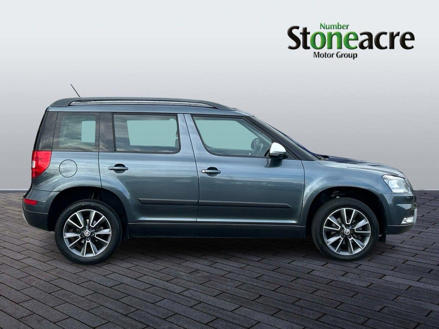 Skoda Yeti 1.2 TSI SE Drive Outdoor Euro 6 (s/s) 5dr NG17MWM Image 2