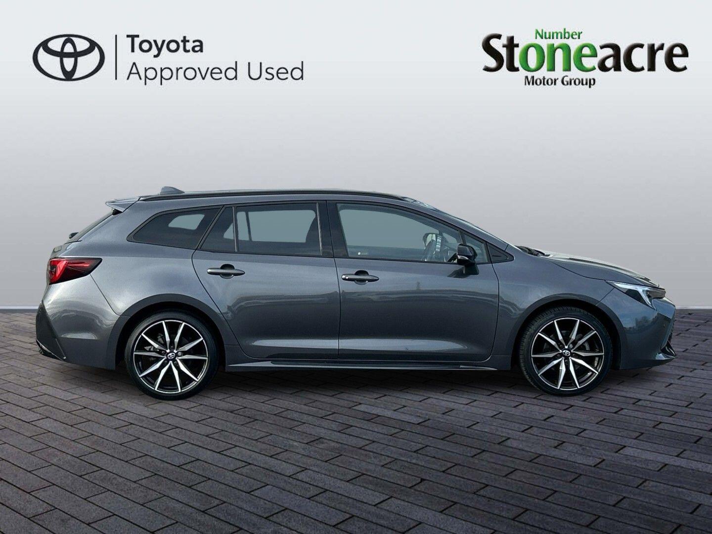 Toyota Corolla Touring Sports Image 2