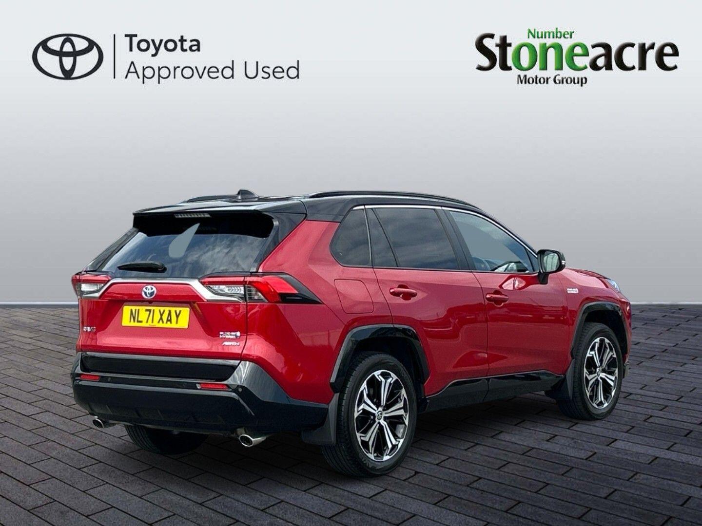 Toyota RAV4 Plug-in Hybrid Image 3