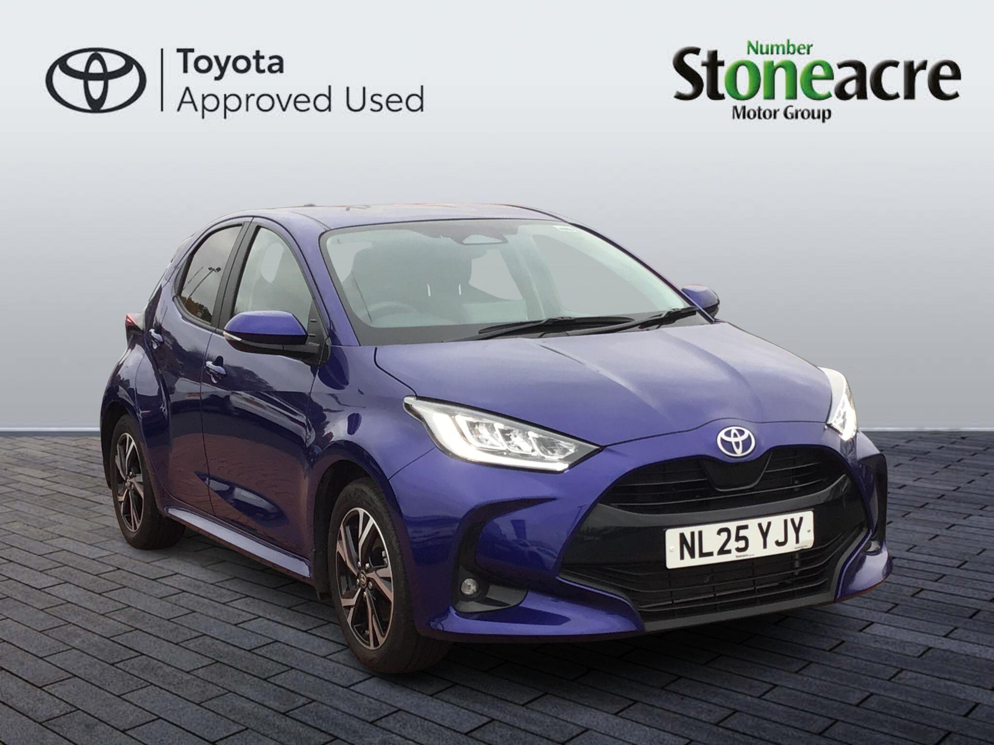 Toyota Yaris 1.5 Hybrid Design 5dr CVT NL25YJY Image 1