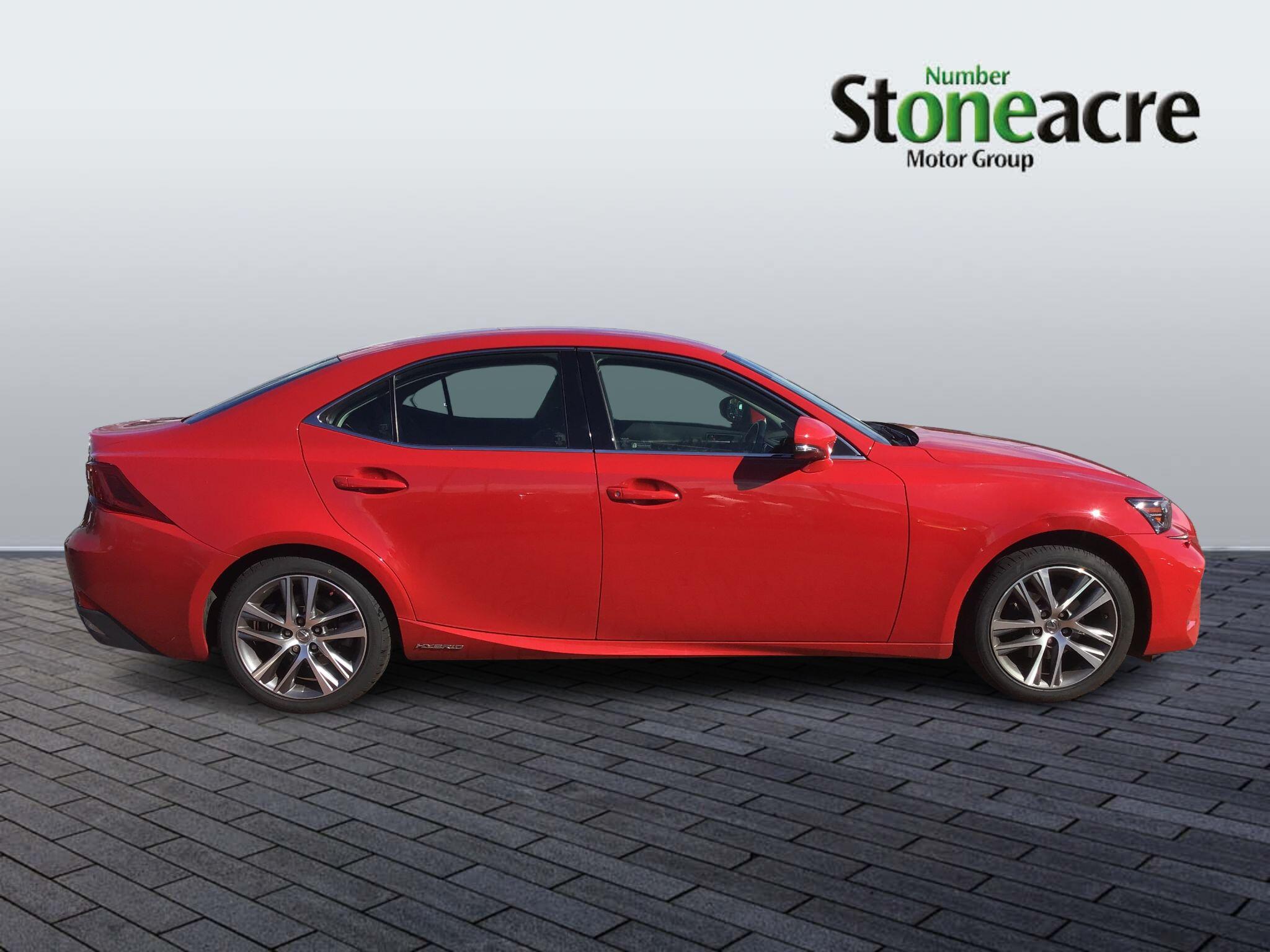 Lexus IS 2.5 300h E-CVT Euro 6 (s/s) 4dr ND68BFE Image 2