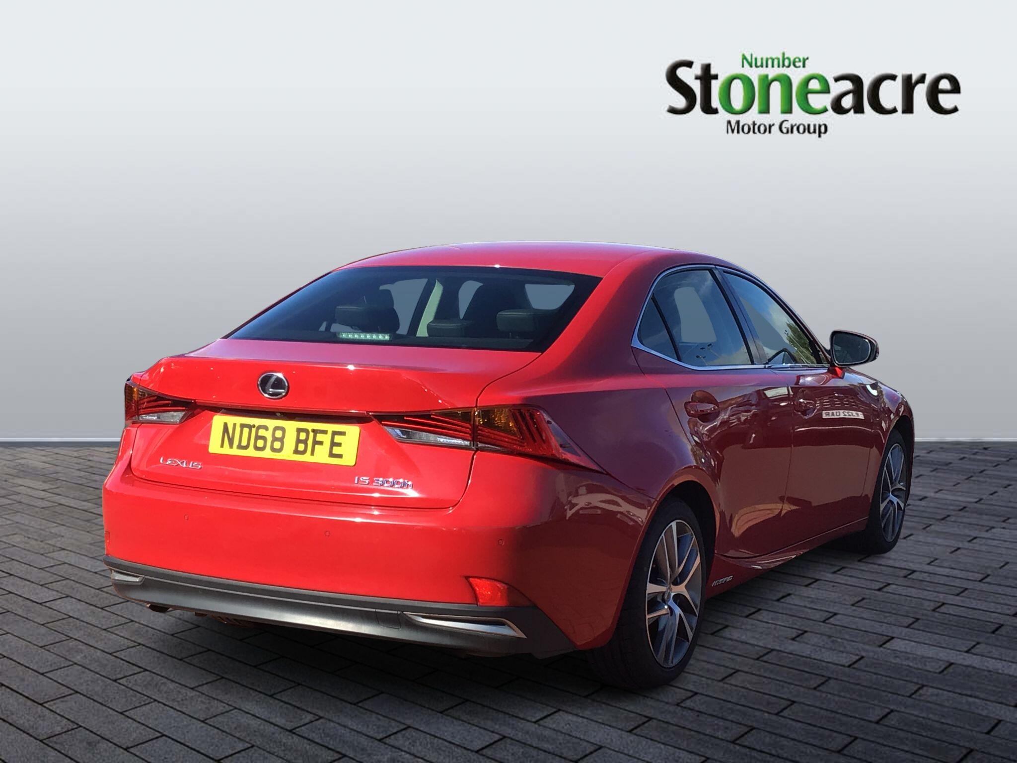 Lexus IS 2.5 300h E-CVT Euro 6 (s/s) 4dr ND68BFE Image 3