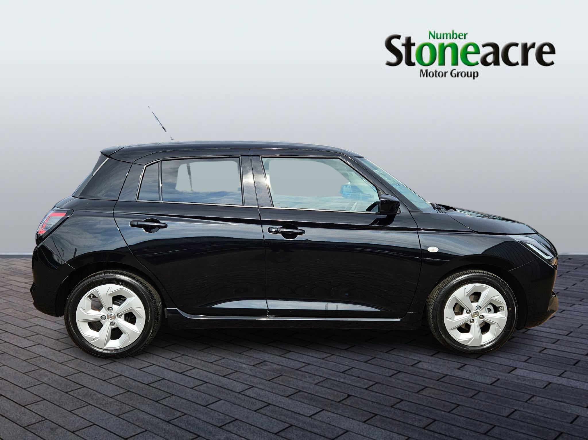 Suzuki Swift 1.2 MHEV Motion Euro 6 (s/s) 5dr AP74LCO Image 2