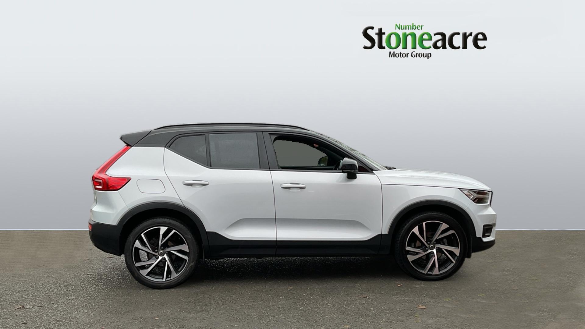 Volvo XC40 1.5 T3 R-Design Pro Euro 6 (s/s) 5dr ND21BWH Image 3
