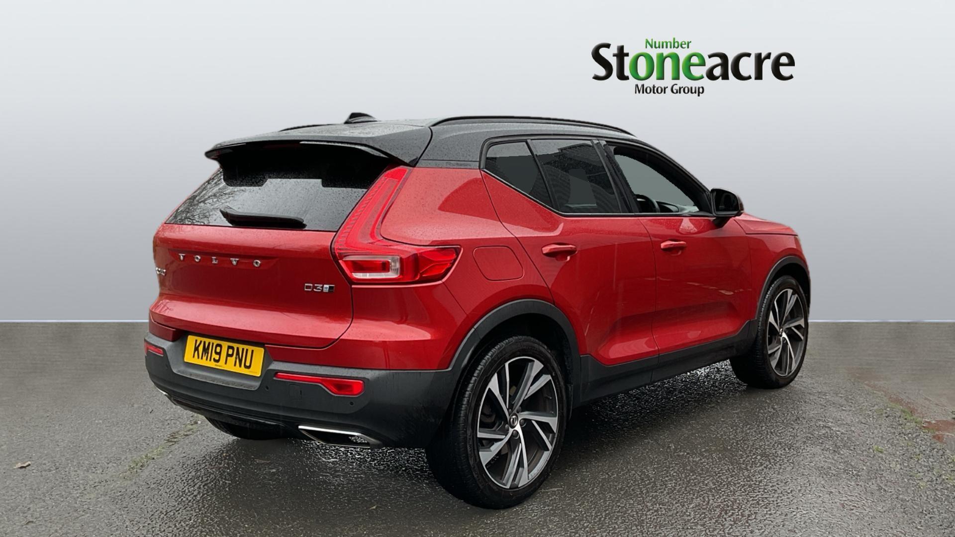 Volvo XC40 2.0 D3 R-Design Auto AWD Euro 6 (s/s) 5dr KM19PNU Image 2