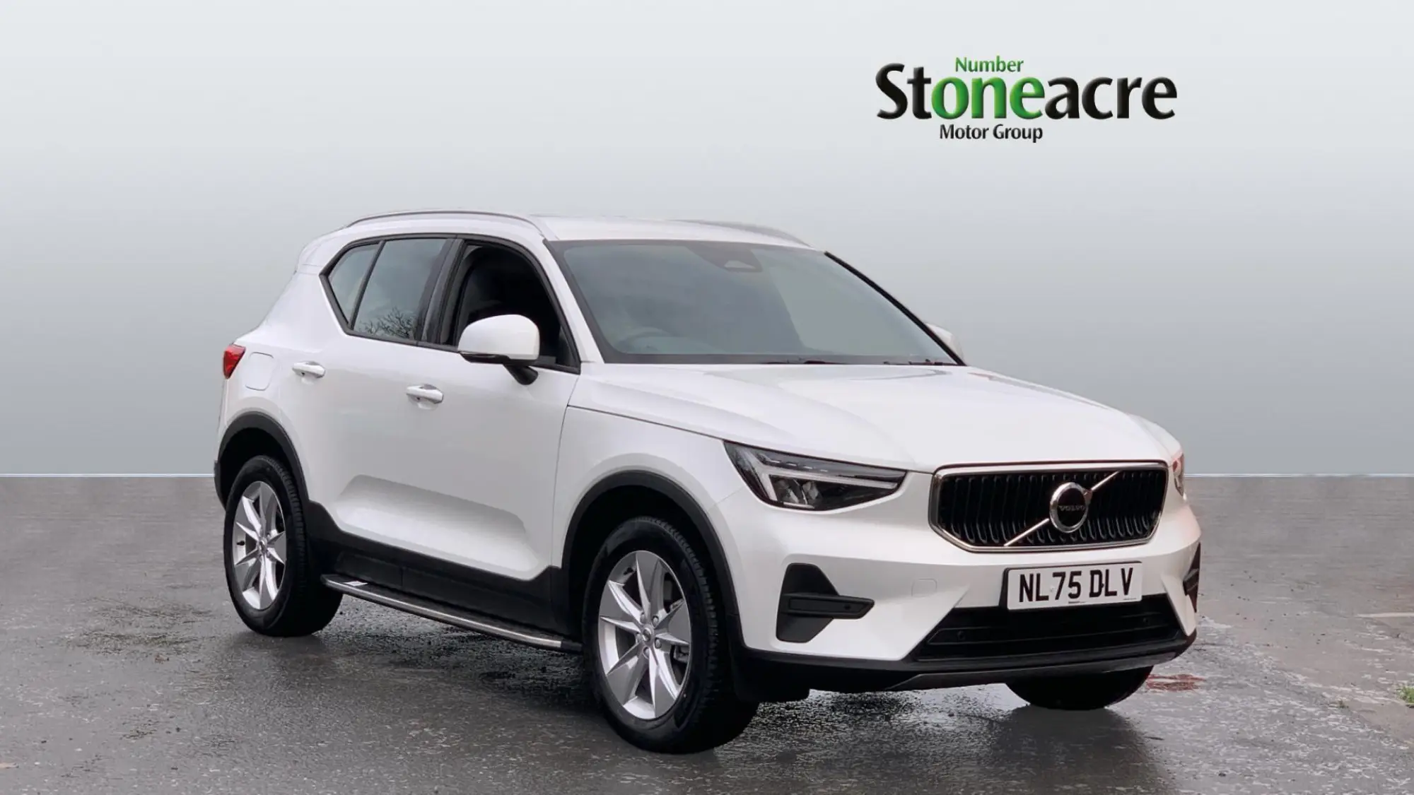 Volvo XC40 Core B3 (163 hp) Auto NL75DLV Image 1