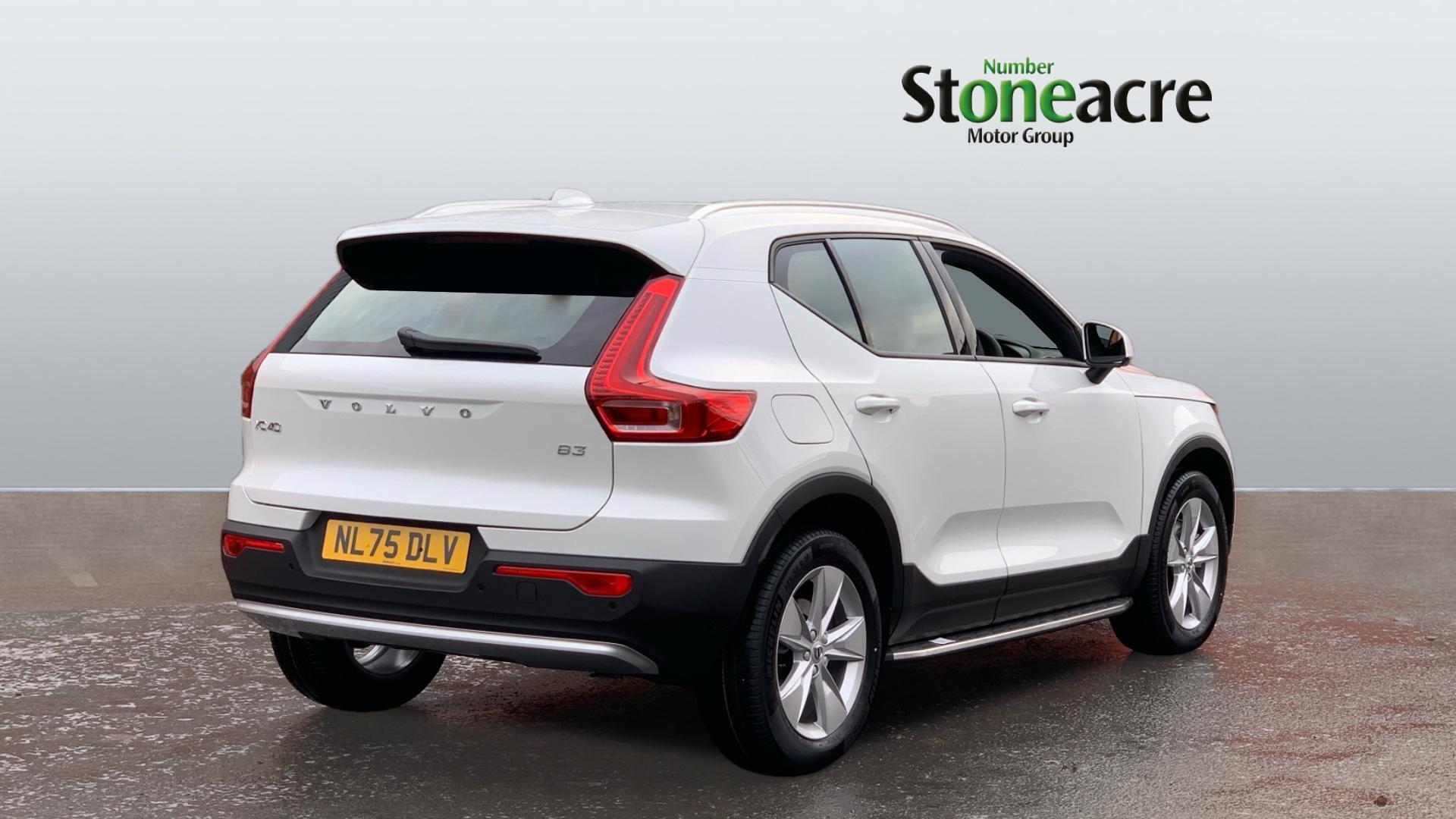 Volvo XC40 Core B3 (163 hp) Auto NL75DLV Image 2
