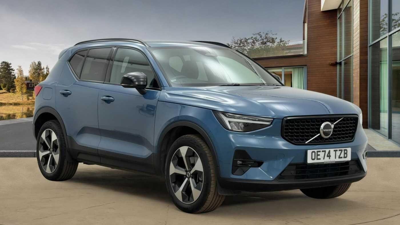 Volvo XC40 2.0 B4P Plus Dark 5dr Auto OE74TZB Image 1