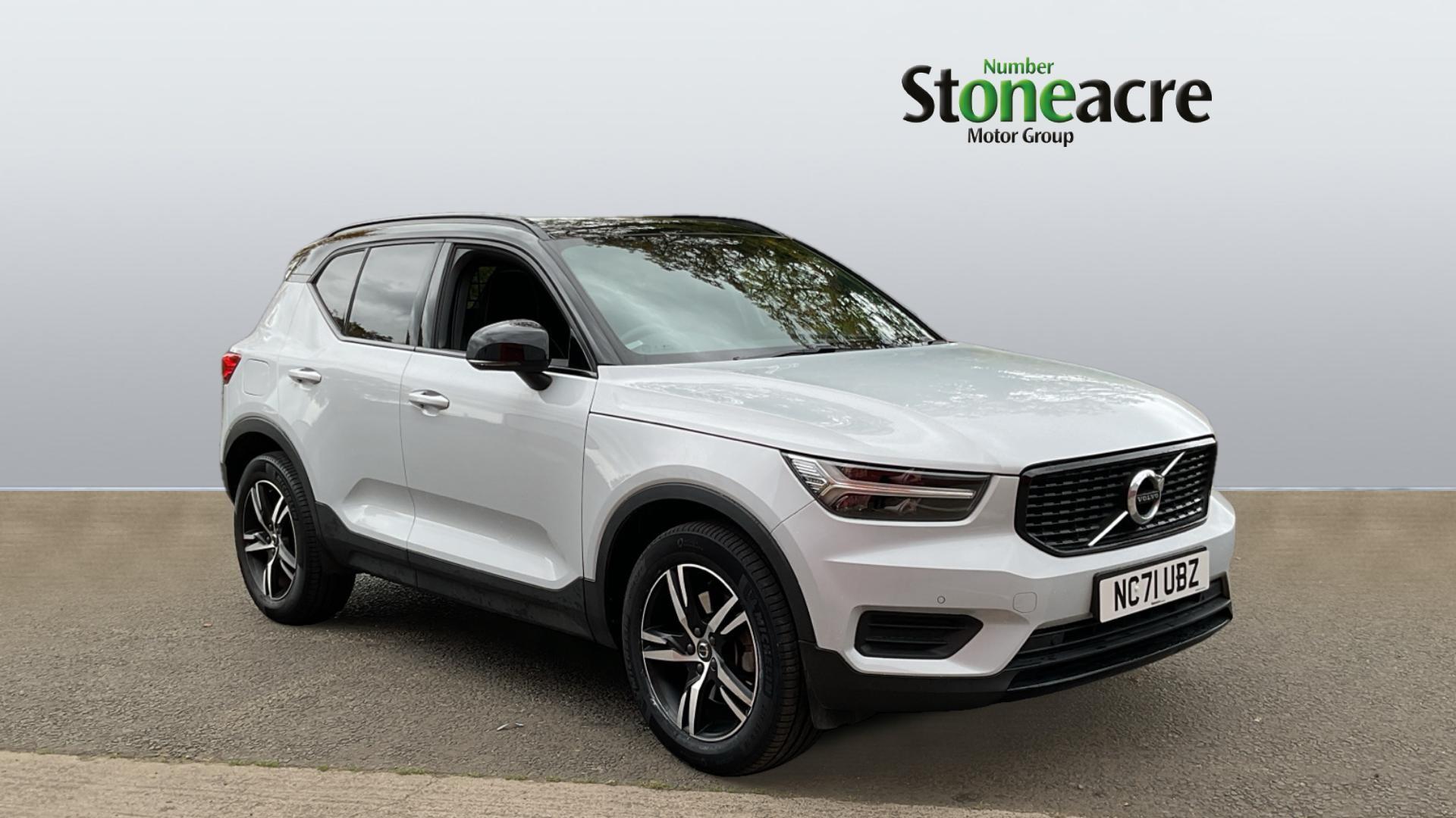 Volvo XC40 2.0 B4 MHEV R-Design DCT Auto Euro 6 (s/s) 5dr NC71UBZ Image 1