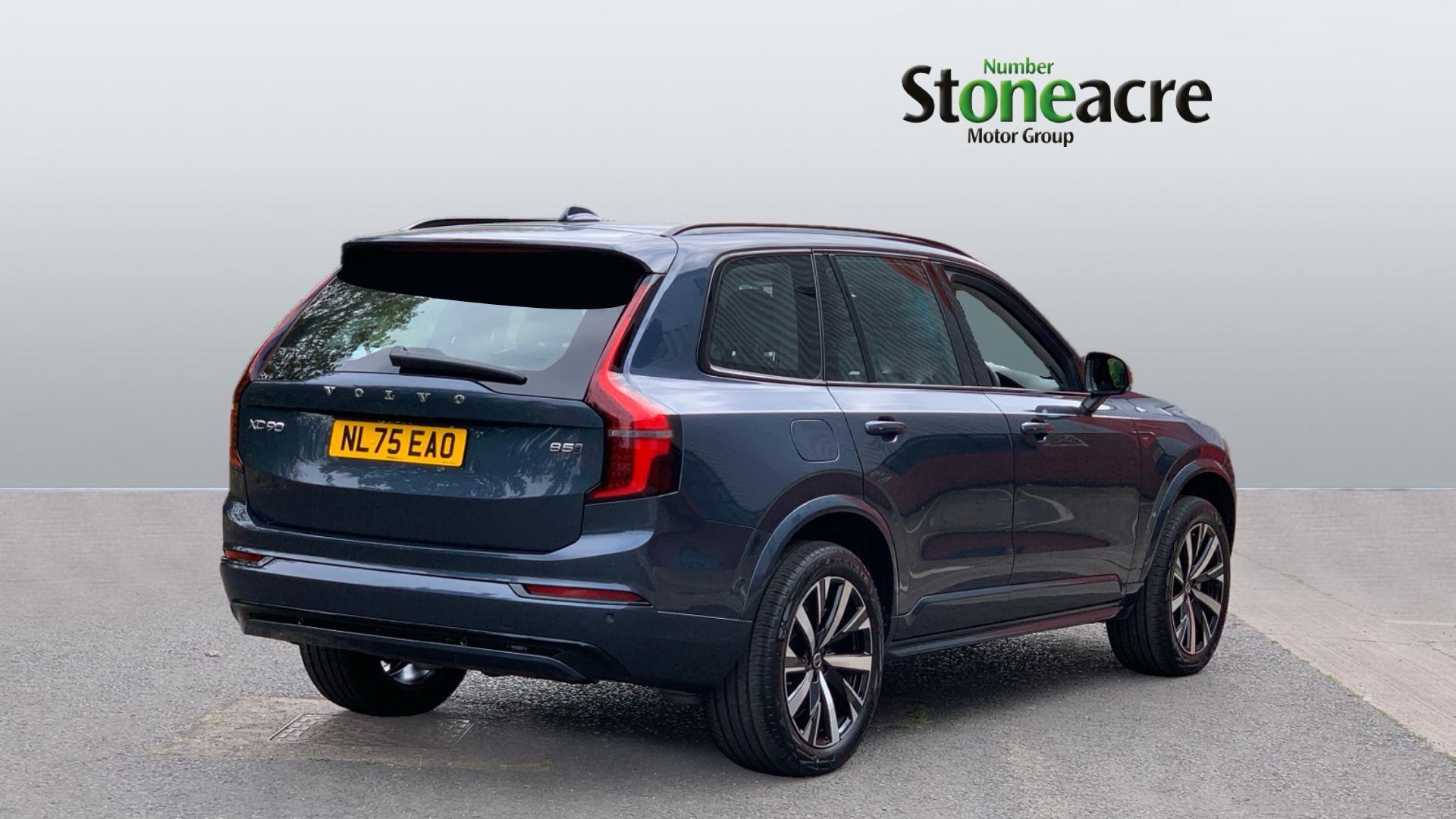 Volvo XC90 Image 2