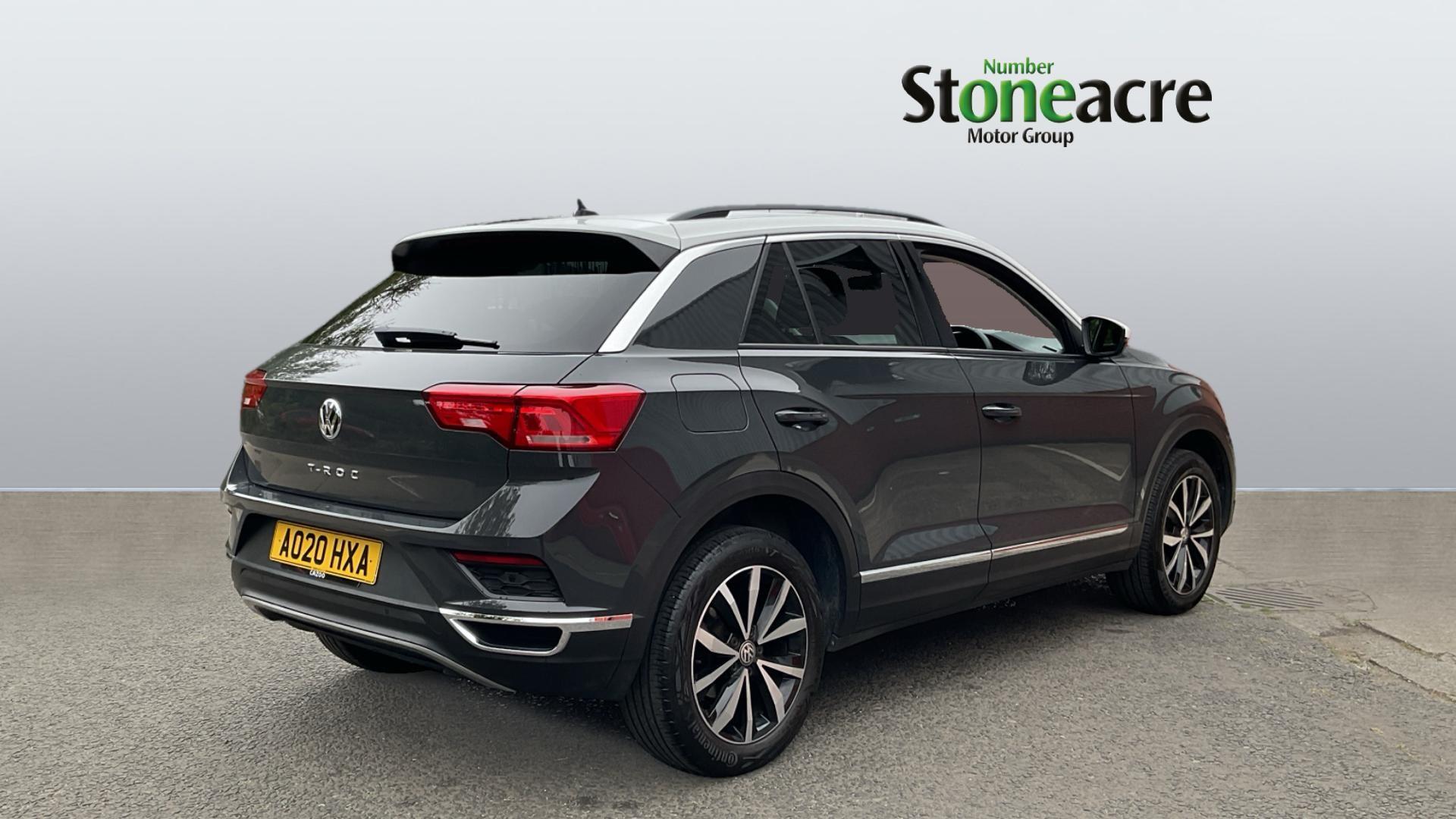 Volkswagen T-Roc Image 2