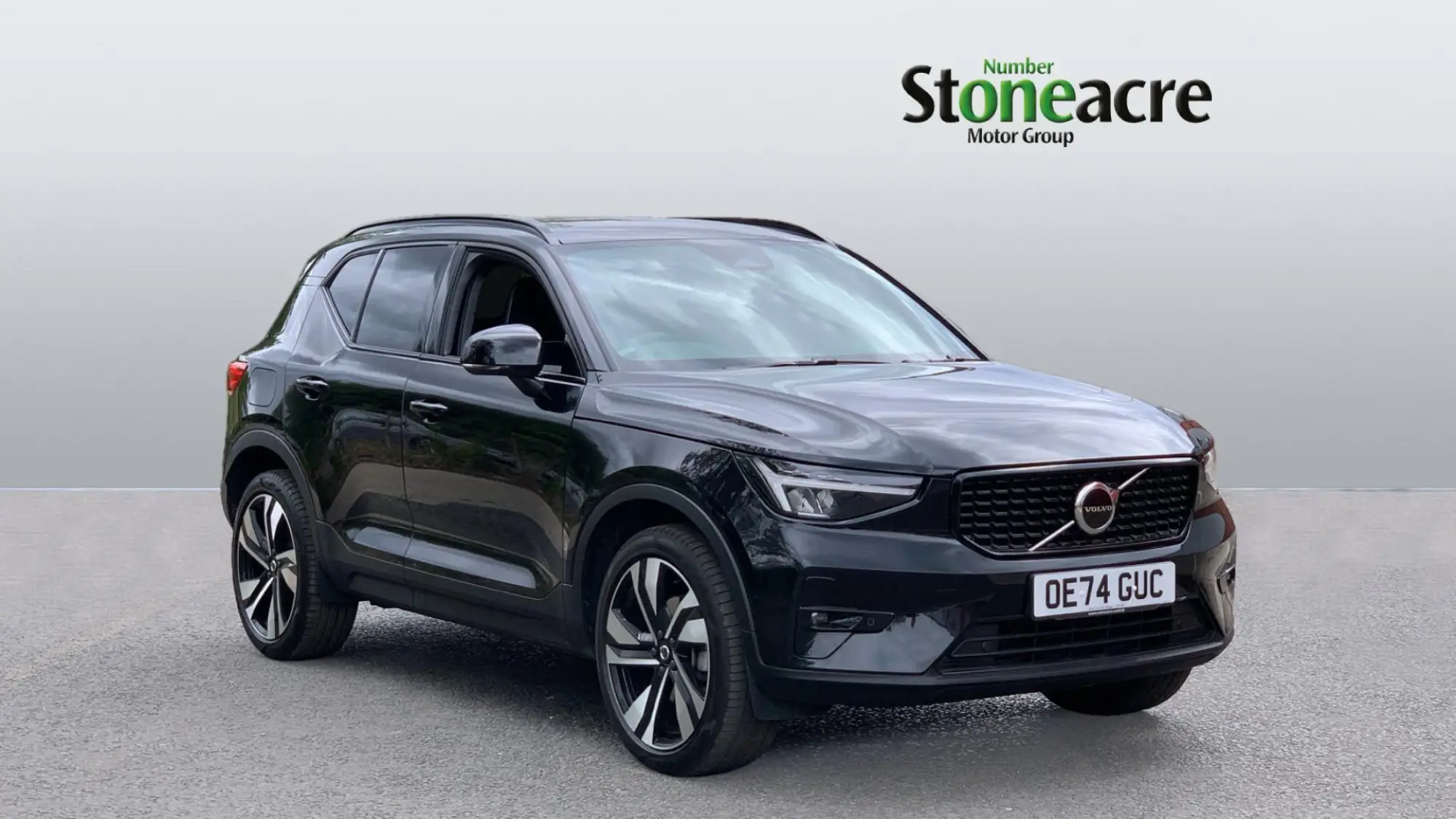 Volvo XC40 2.0 B4P Plus Dark 5dr Auto OE74GUC Image 1