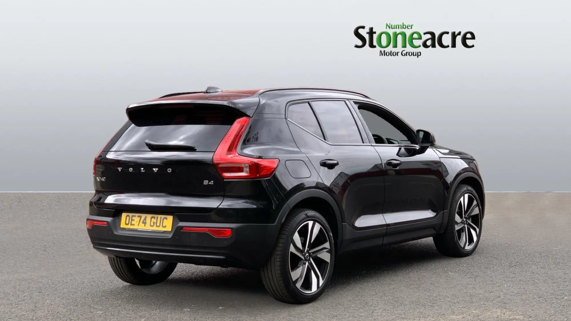 Volvo XC40 2.0 B4P Plus Dark 5dr Auto OE74GUC Image 2