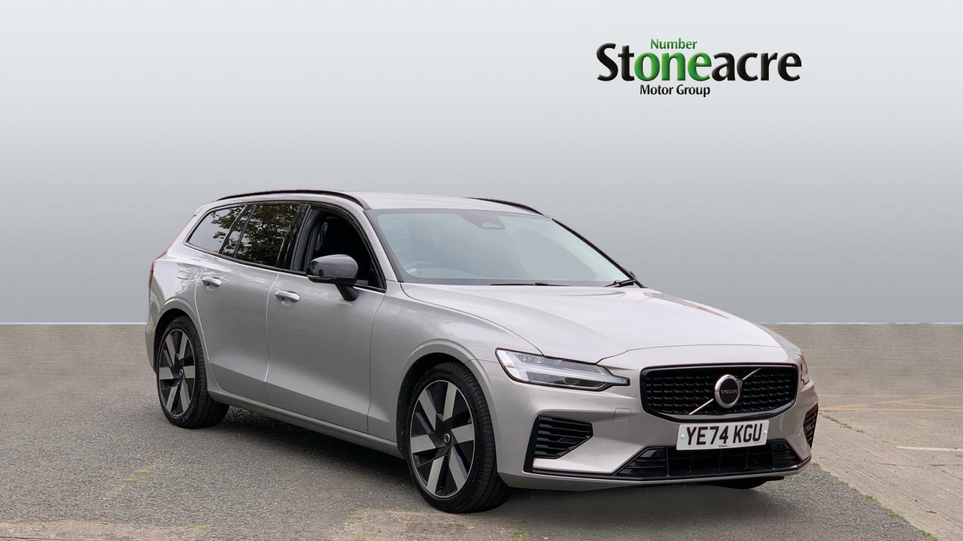 Volvo V60 Plug-In Hybrid 2.0 T6 18.8kWh Plus Auto AWD Euro 6 (s/s) 5dr YE74KGU Image 1