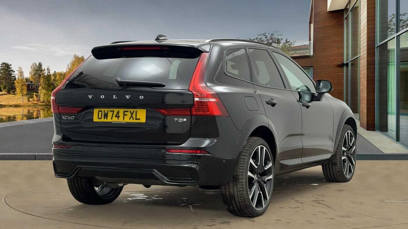 Volvo XC60 2.0h T8 18.8kWh Ultra Dark Auto AWD Euro 6 (s/s) 5dr OW74FXL Image 3