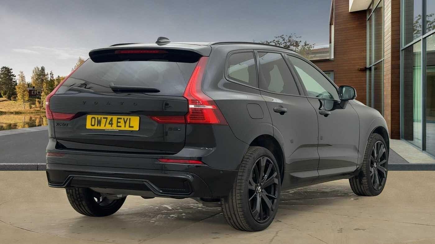 Volvo XC60 2.0 B5 MHEV Ultra Black Edition Auto AWD Euro 6 (s/s) 5dr OW74EYL Image 3